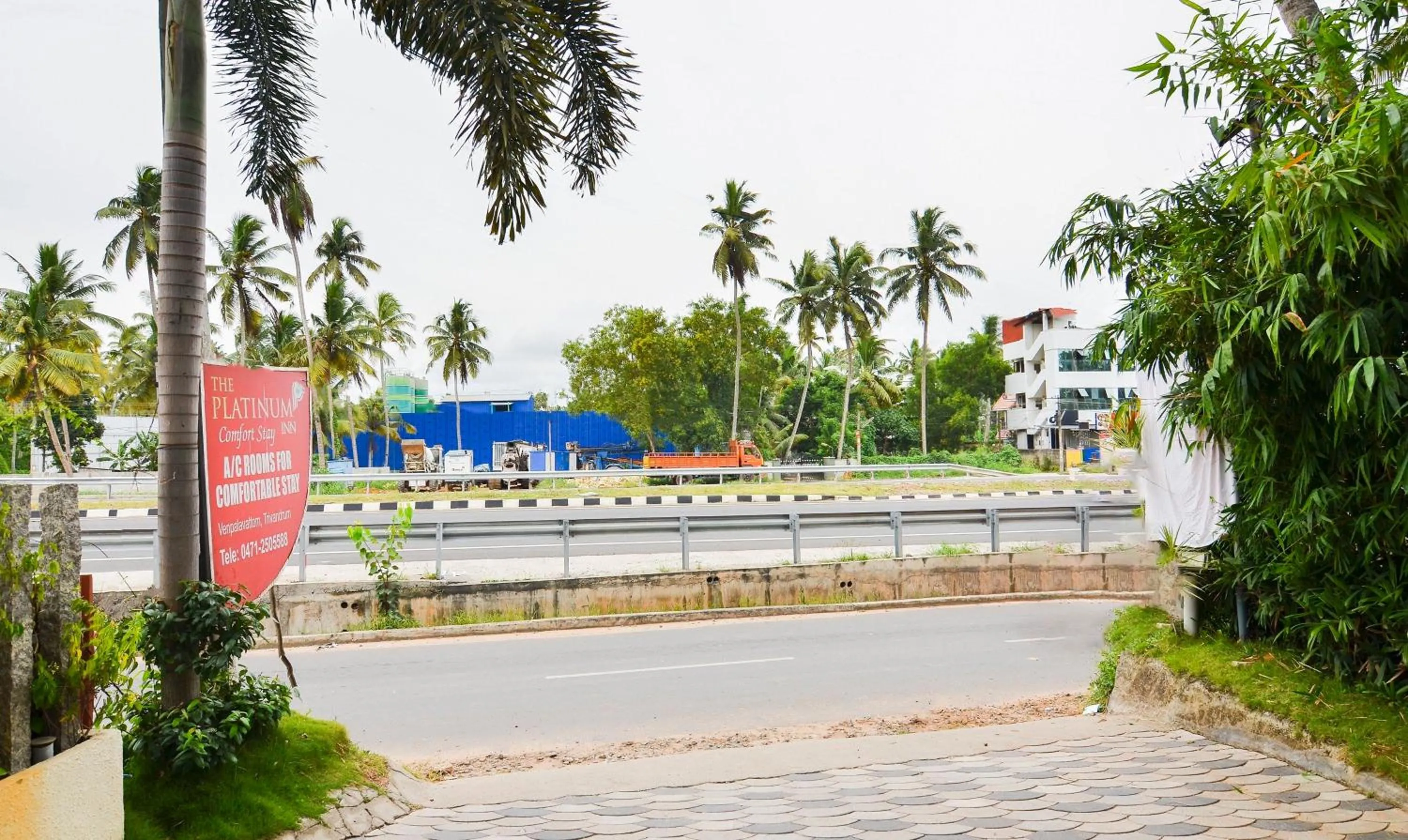 Street view in Itsy Hotels Platinum Inn