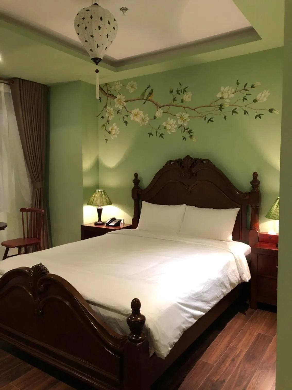 Photo of the whole room, Bed in Le Grand Hanoi Hotel - The Oriental