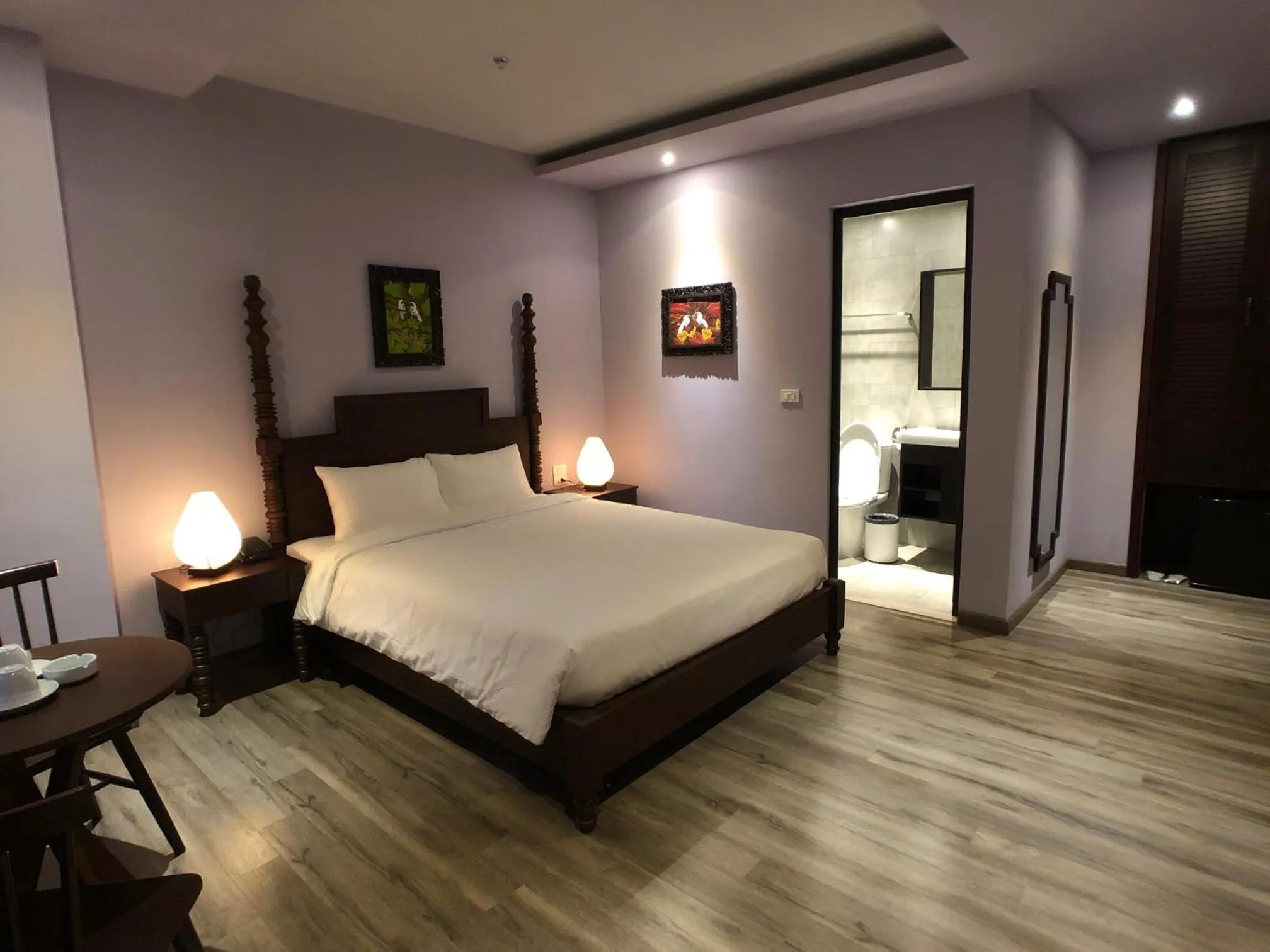 Bed in Le Grand Hanoi Hotel - The Oriental