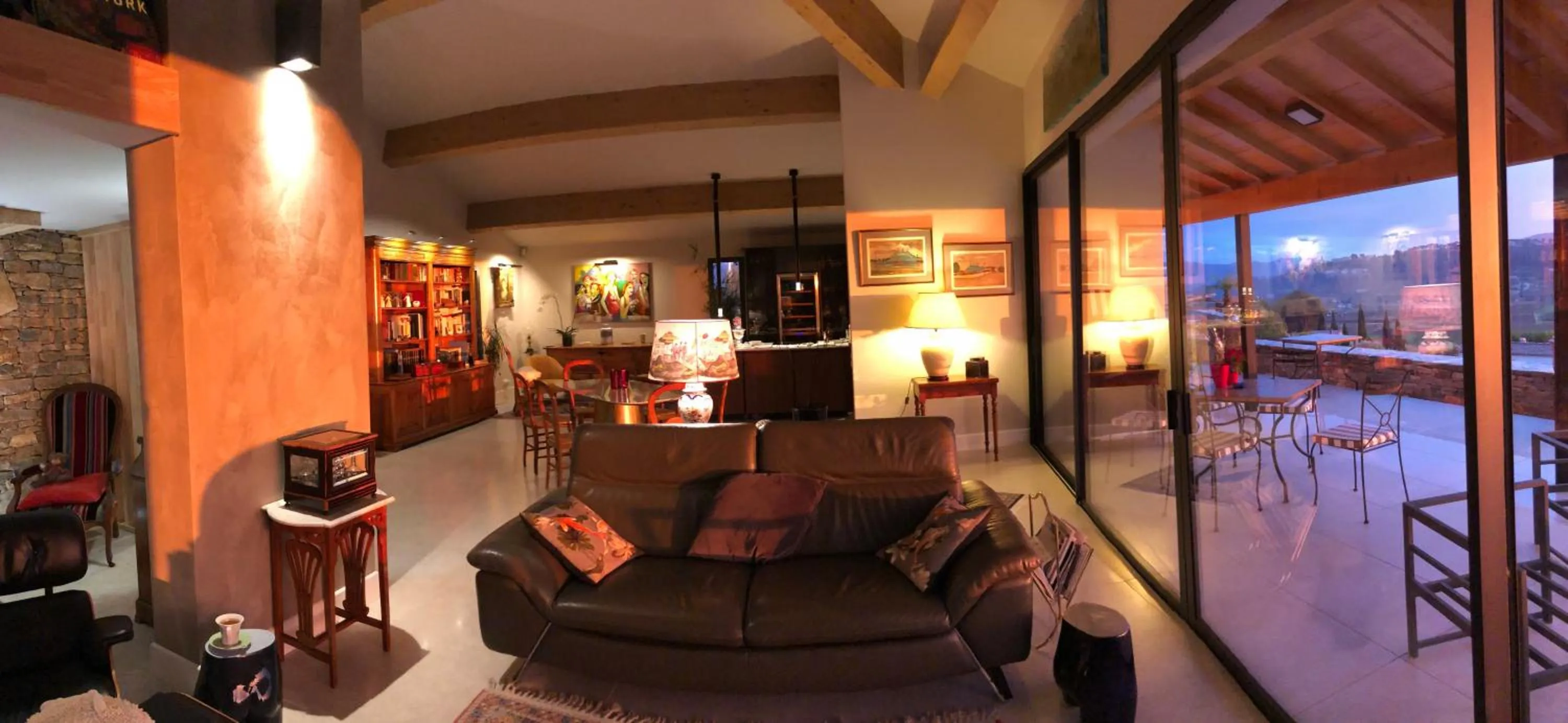 Lounge or bar in VILLA PADI La Cadière d'Azur