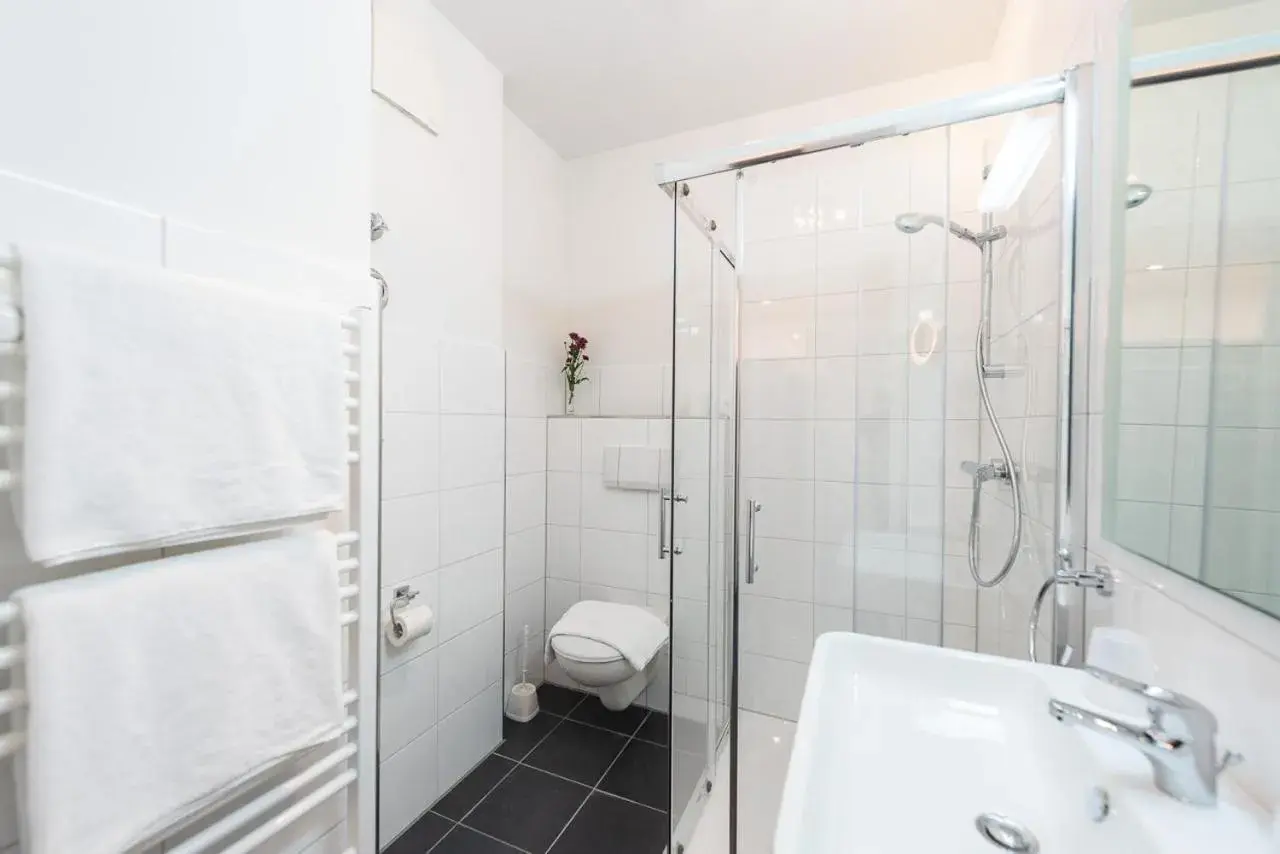 Standard Double Room - single occupancy in Hotel Hanseport Hamburg Standard Double Room - single occupancy in Hotel Hanseport Hamburg