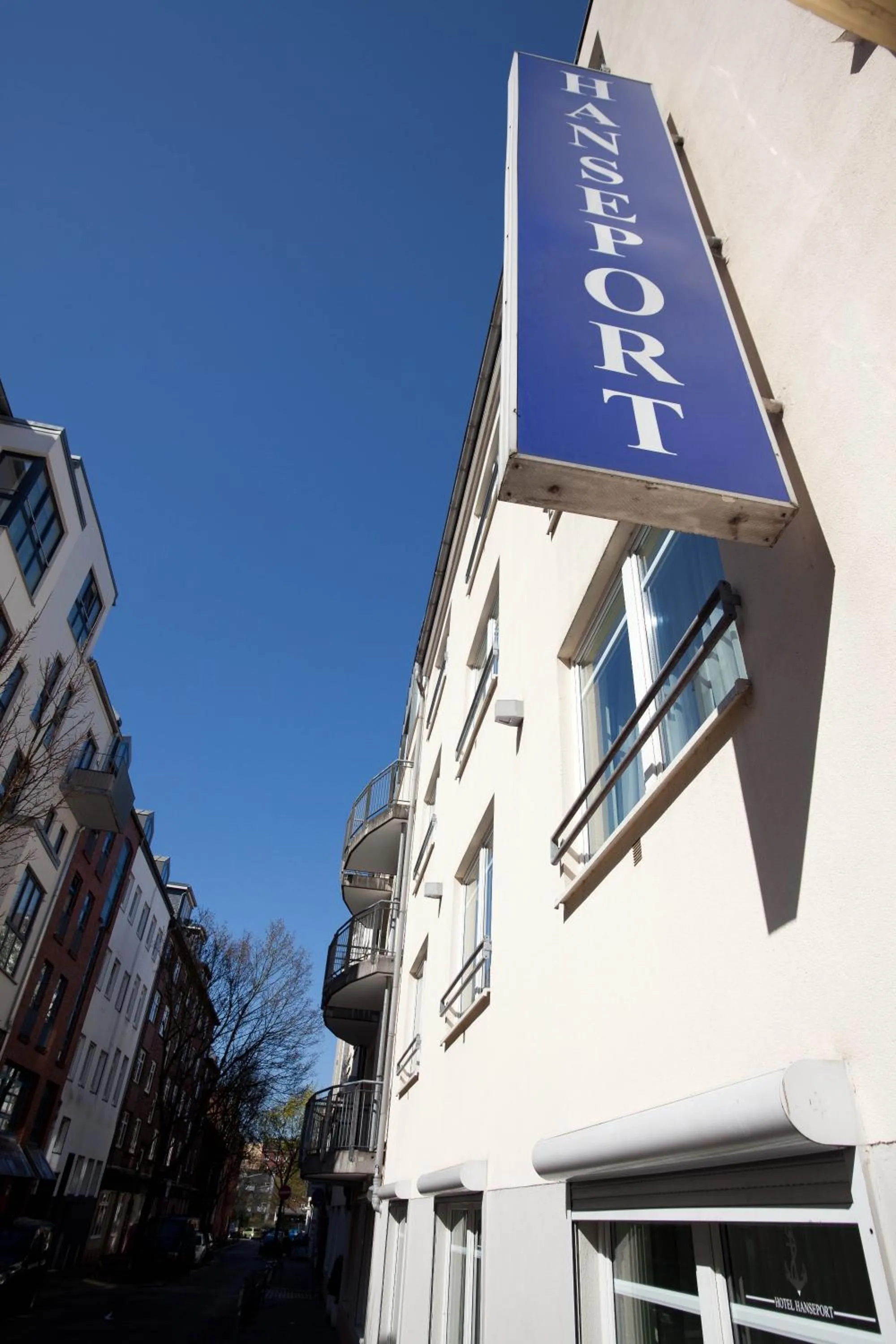 Day in Hotel Hanseport Hamburg