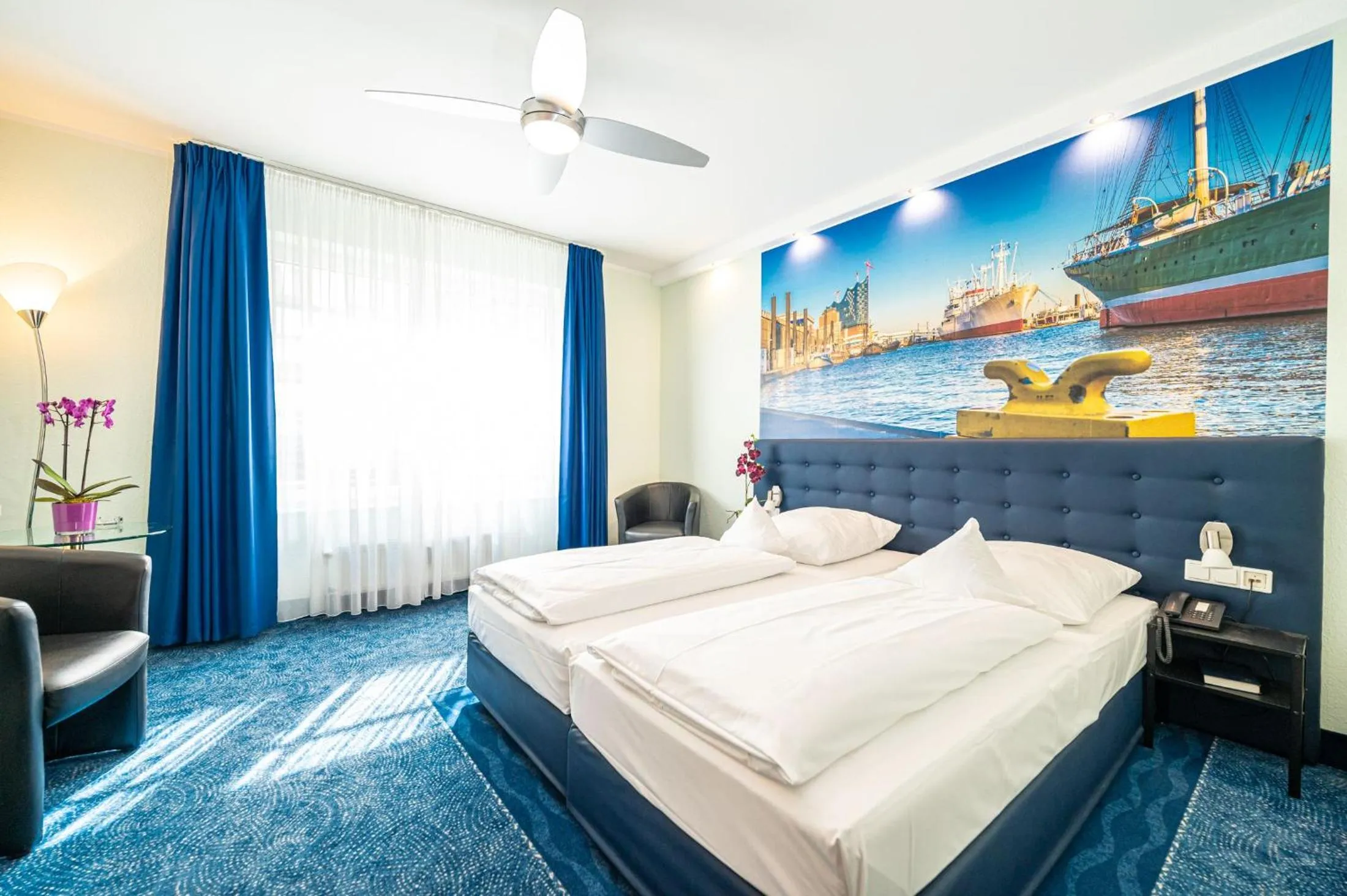 Bed in Hotel Hanseport Hamburg