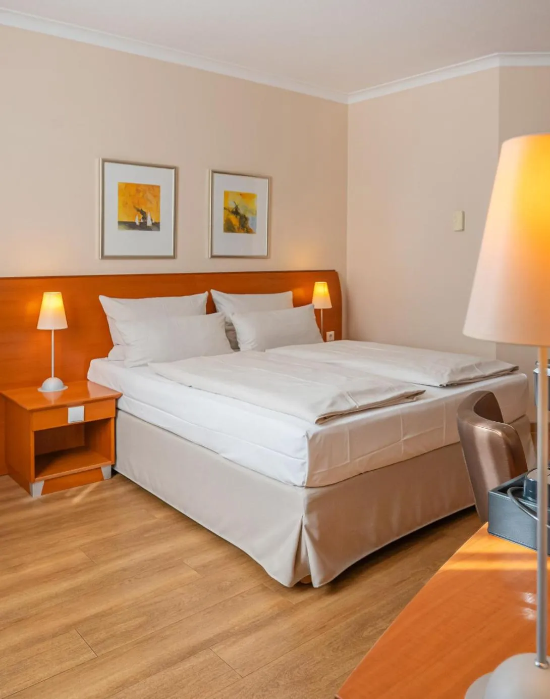 Photo of the whole room, Bed in PhiLeRo Hotel Köln