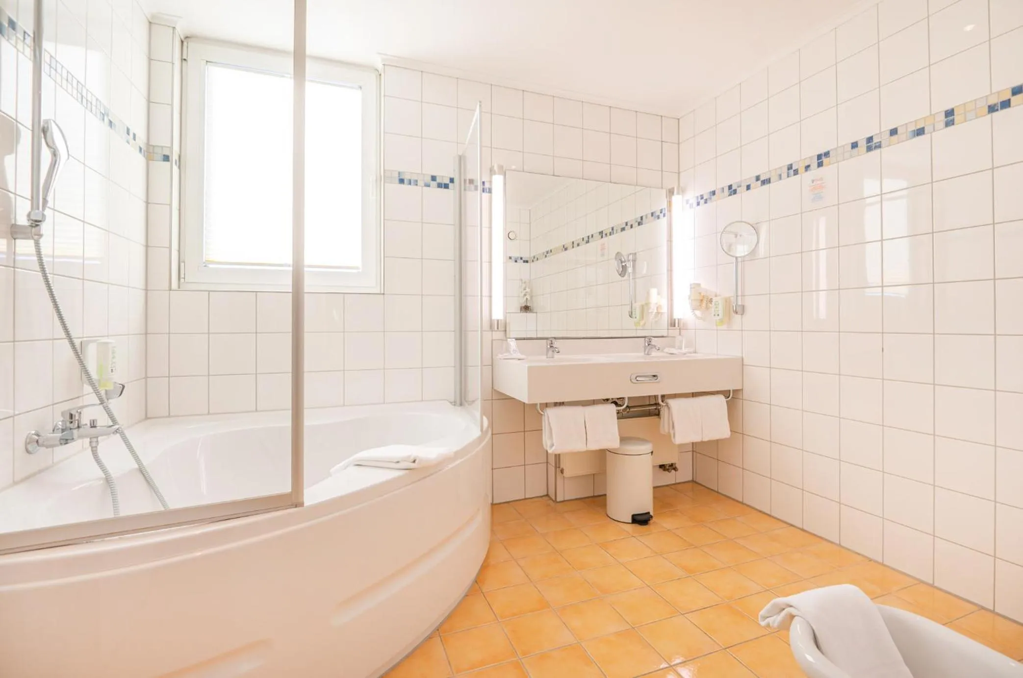 Bathroom in PhiLeRo Hotel Köln