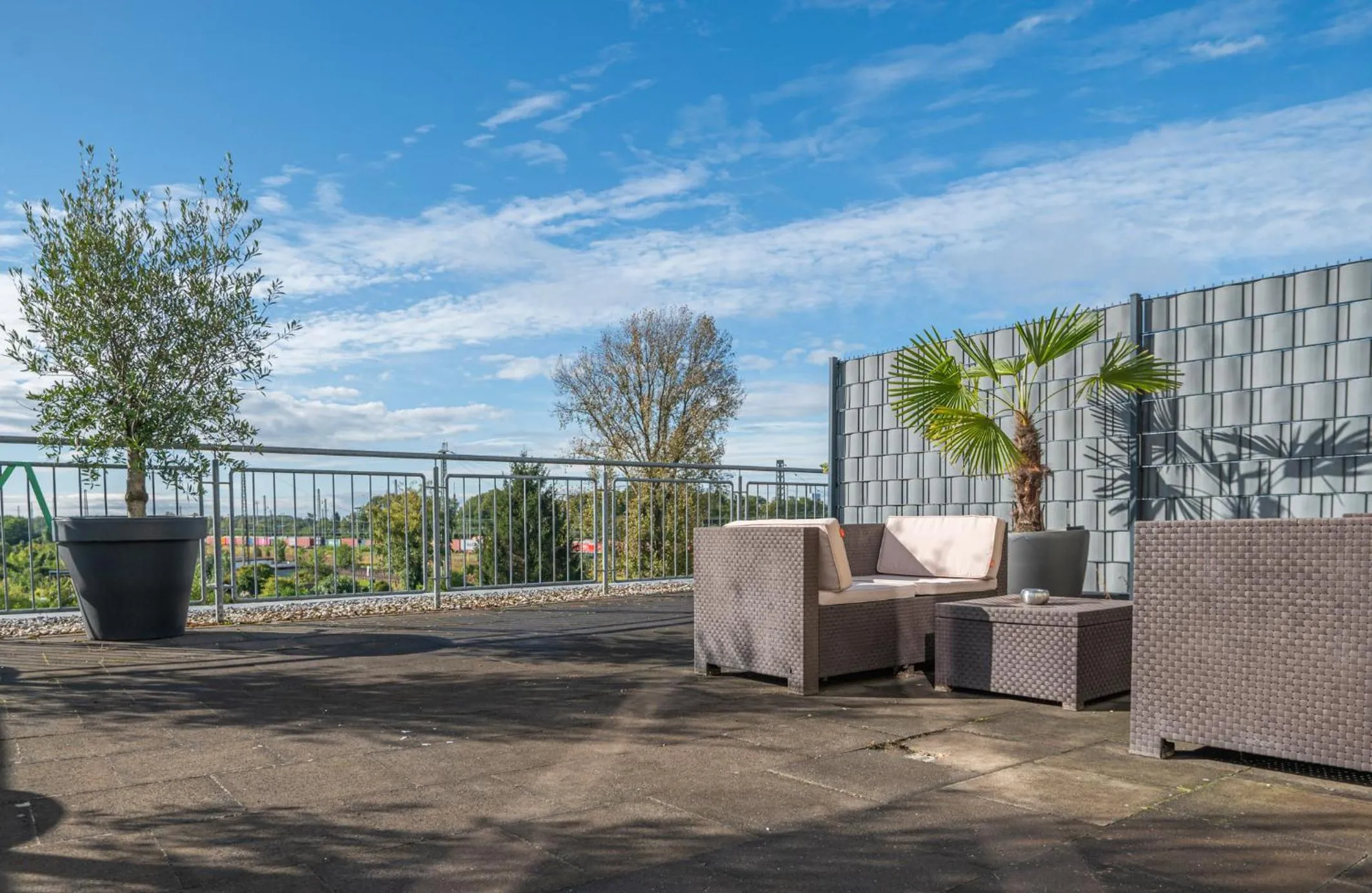 Photo of the whole room in PhiLeRo Hotel Köln