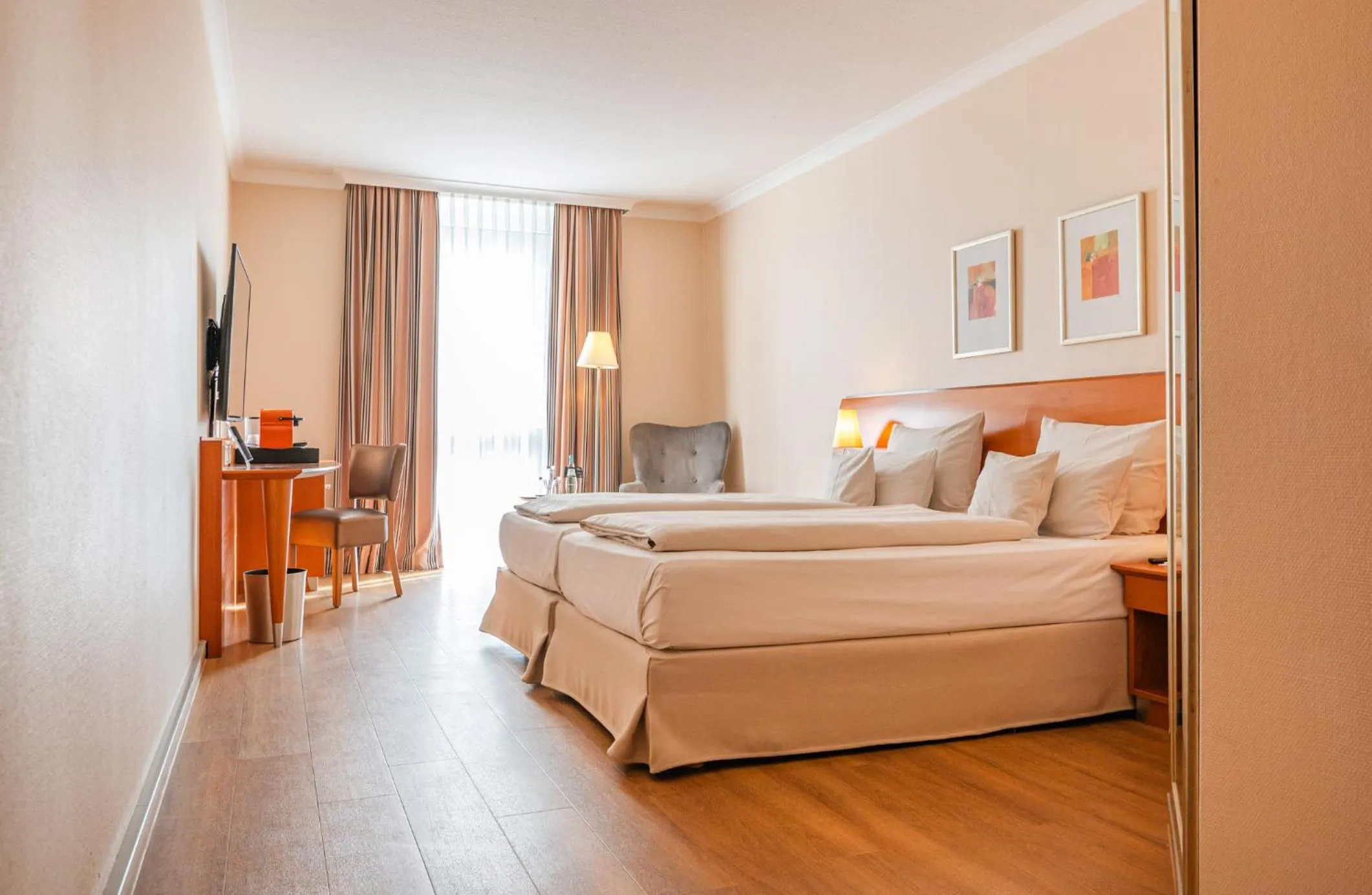 Photo of the whole room, Bed in PhiLeRo Hotel Köln