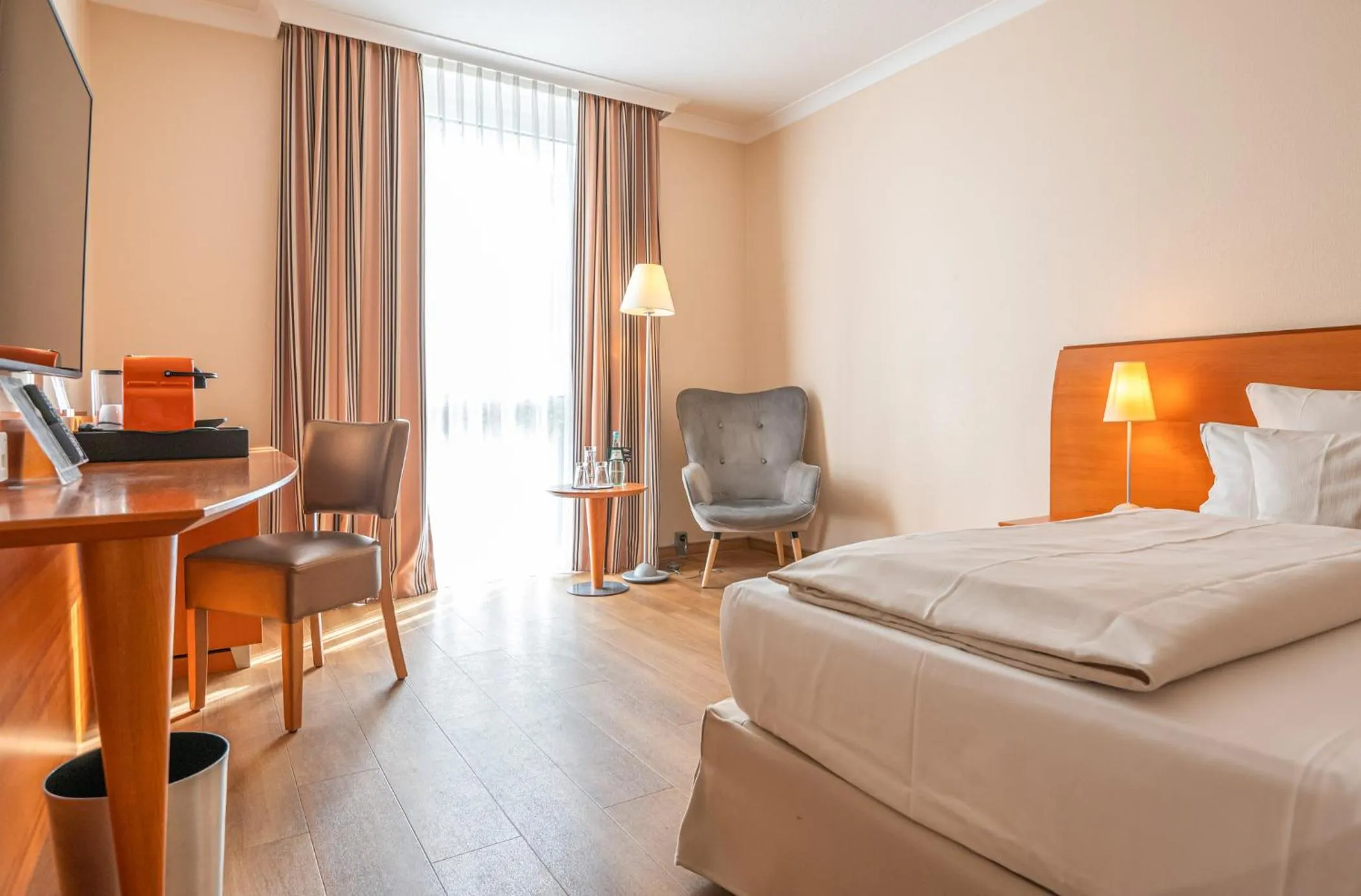 Photo of the whole room, Bed in PhiLeRo Hotel Köln