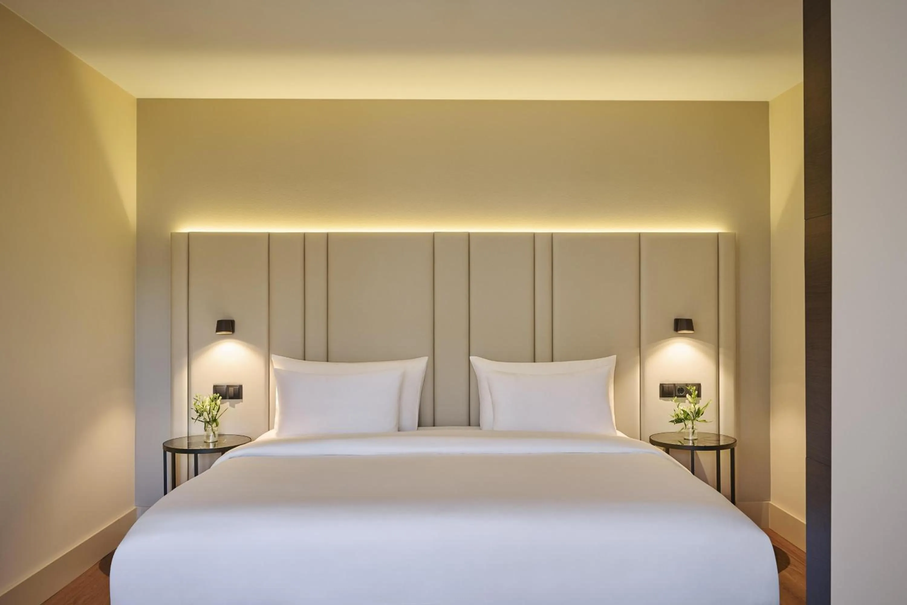 Bedroom, Bed in NH Düsseldorf Königsallee