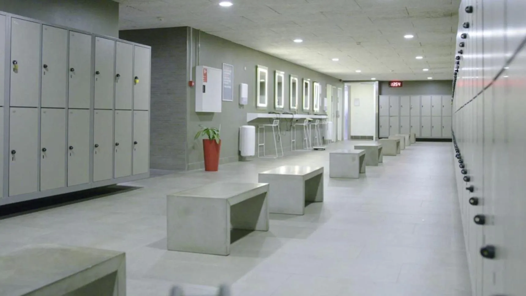 Fitness centre/facilities in Town Hall Penthouse by Daniel&Jacob's