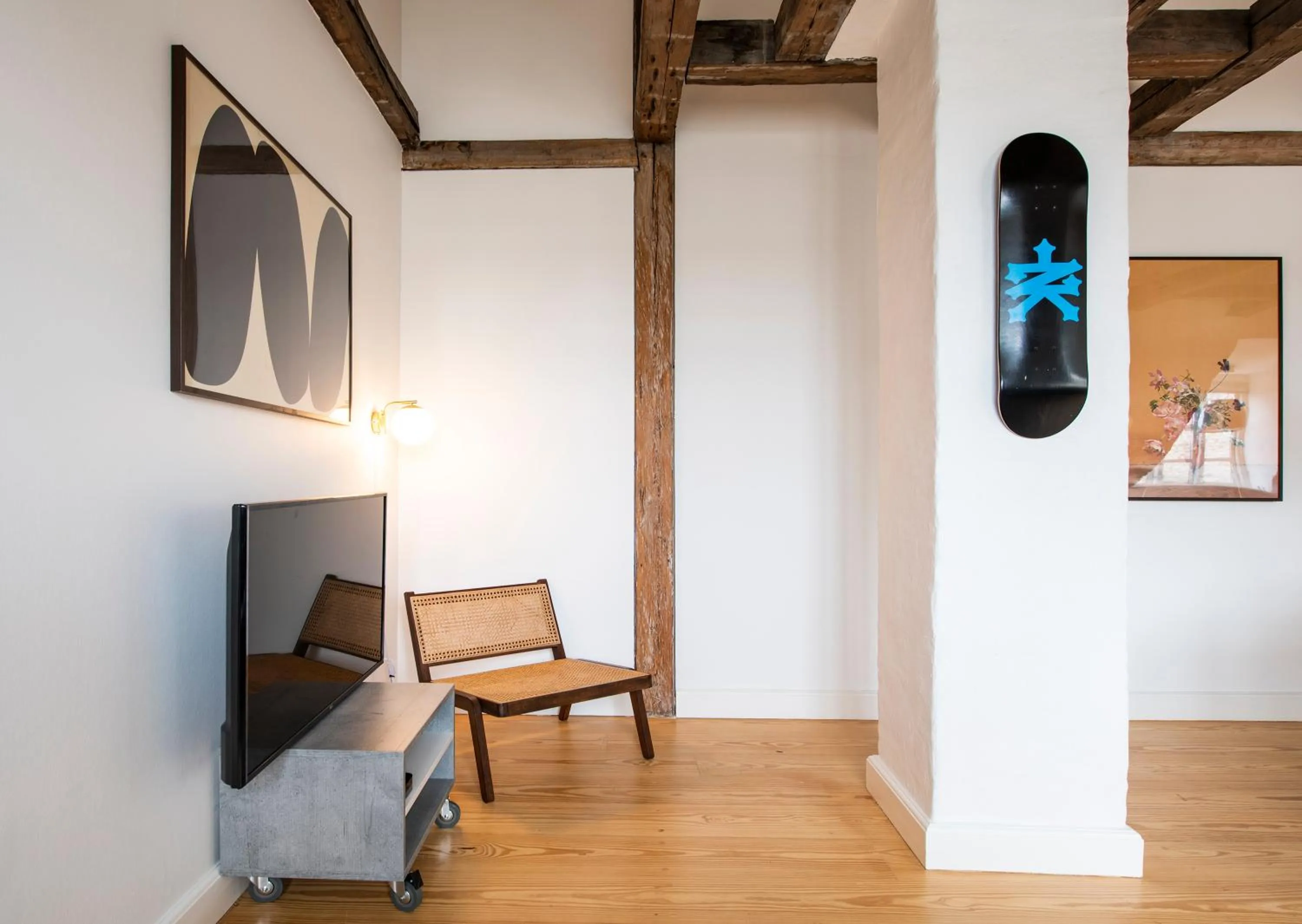 TV and multimedia in Town Hall Penthouse by Daniel&Jacob's