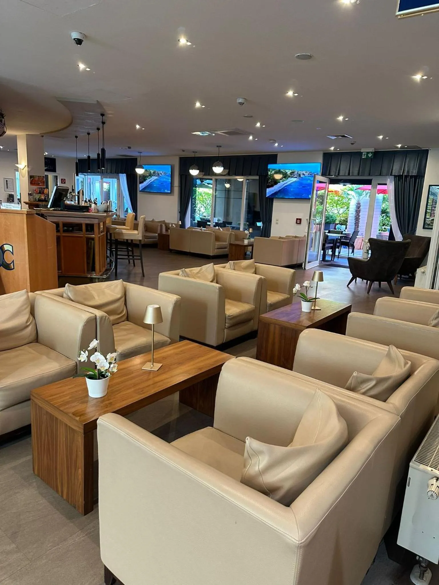 Lounge or bar in City Hotel Frankfurt Bad Vilbel