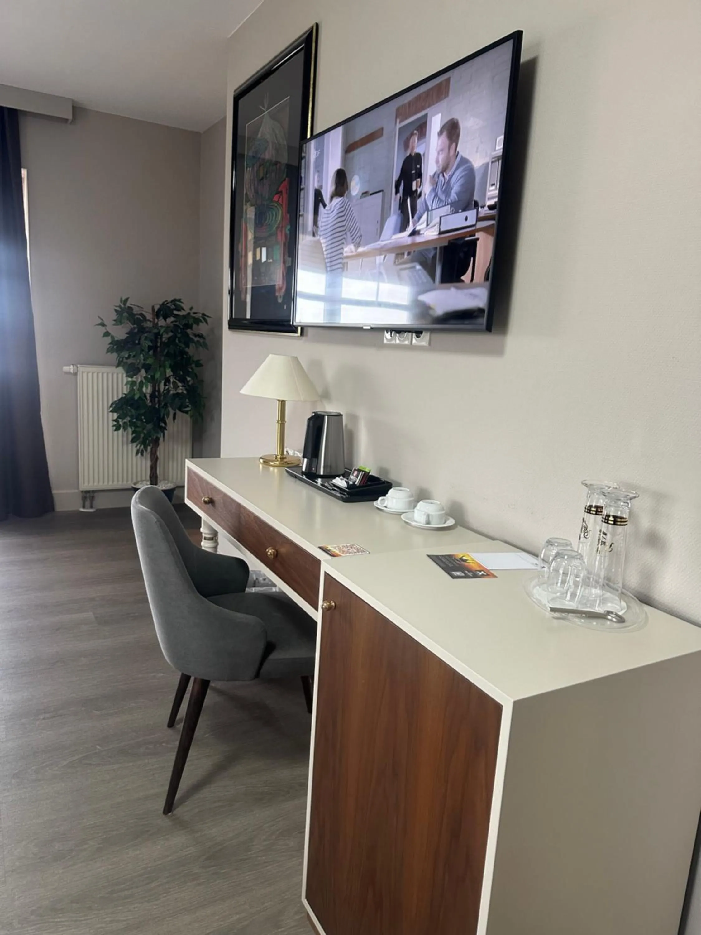 TV and multimedia in City Hotel Frankfurt Bad Vilbel