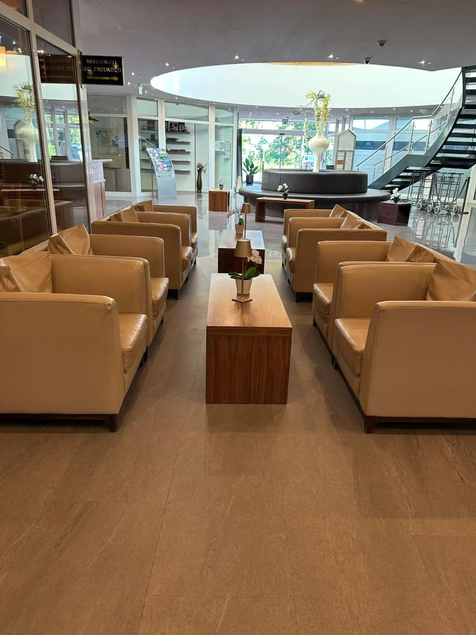 Lounge or bar in City Hotel Frankfurt Bad Vilbel