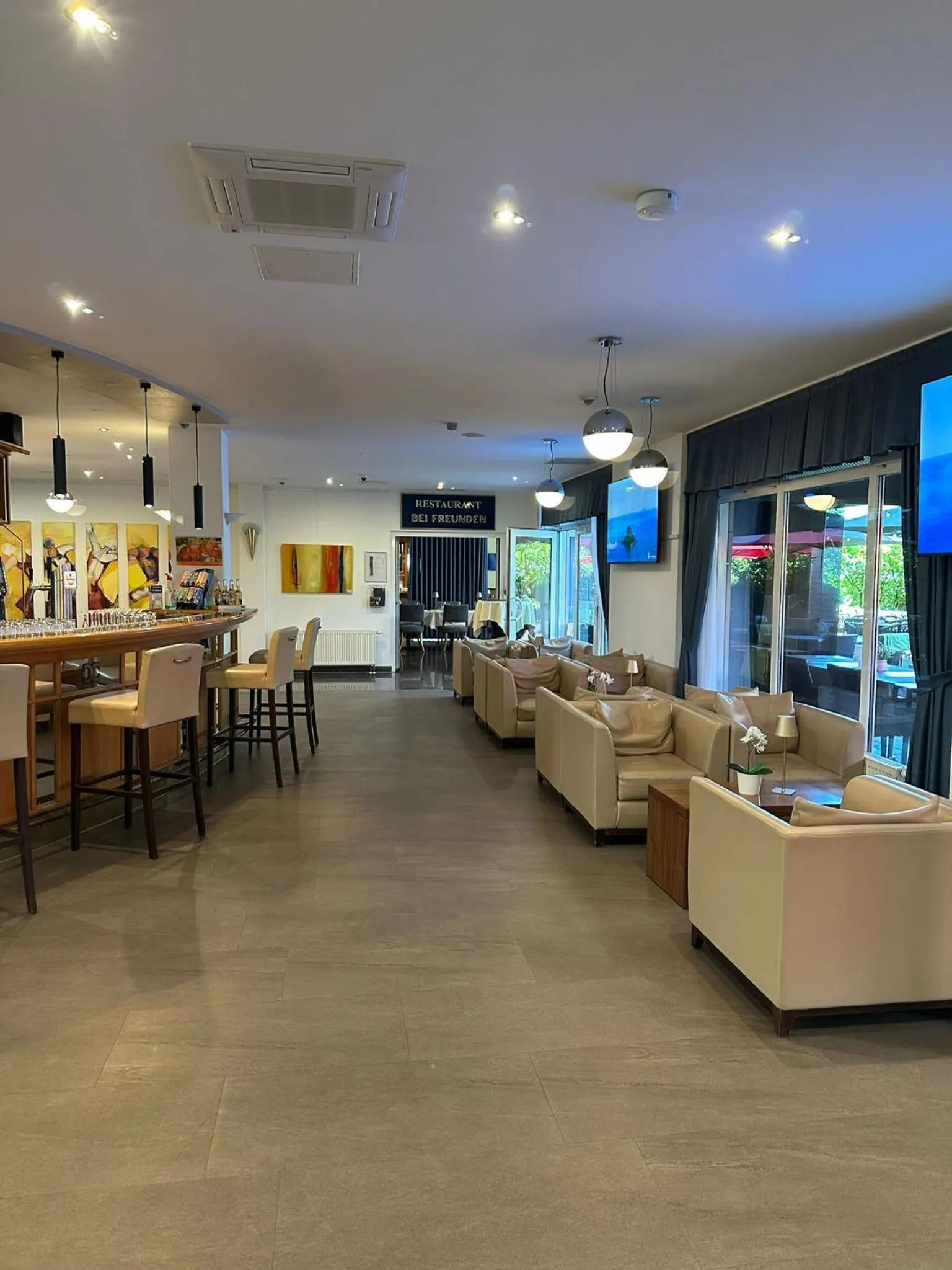 Lounge or bar in City Hotel Frankfurt Bad Vilbel