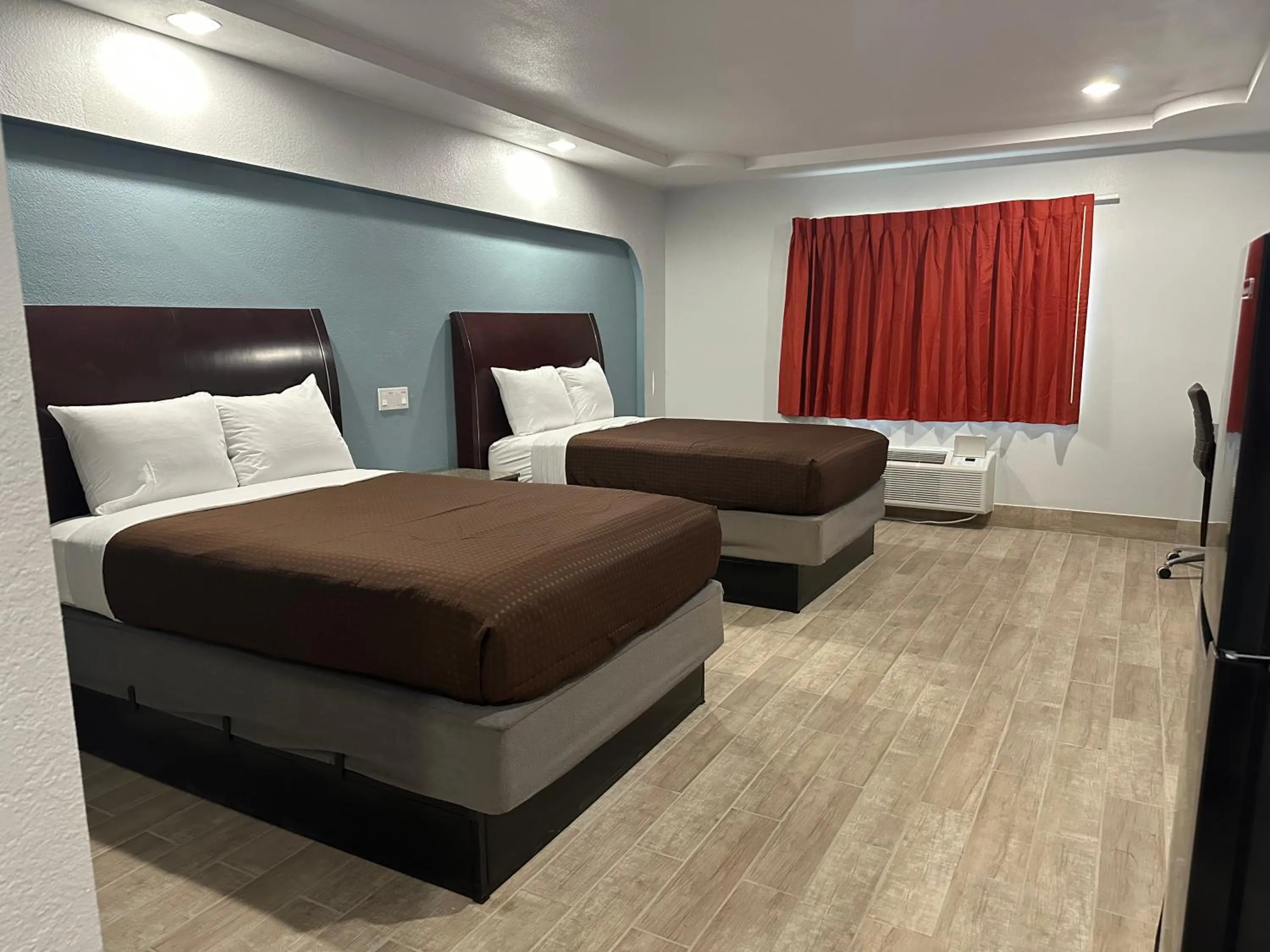 Bed in Executive Inn