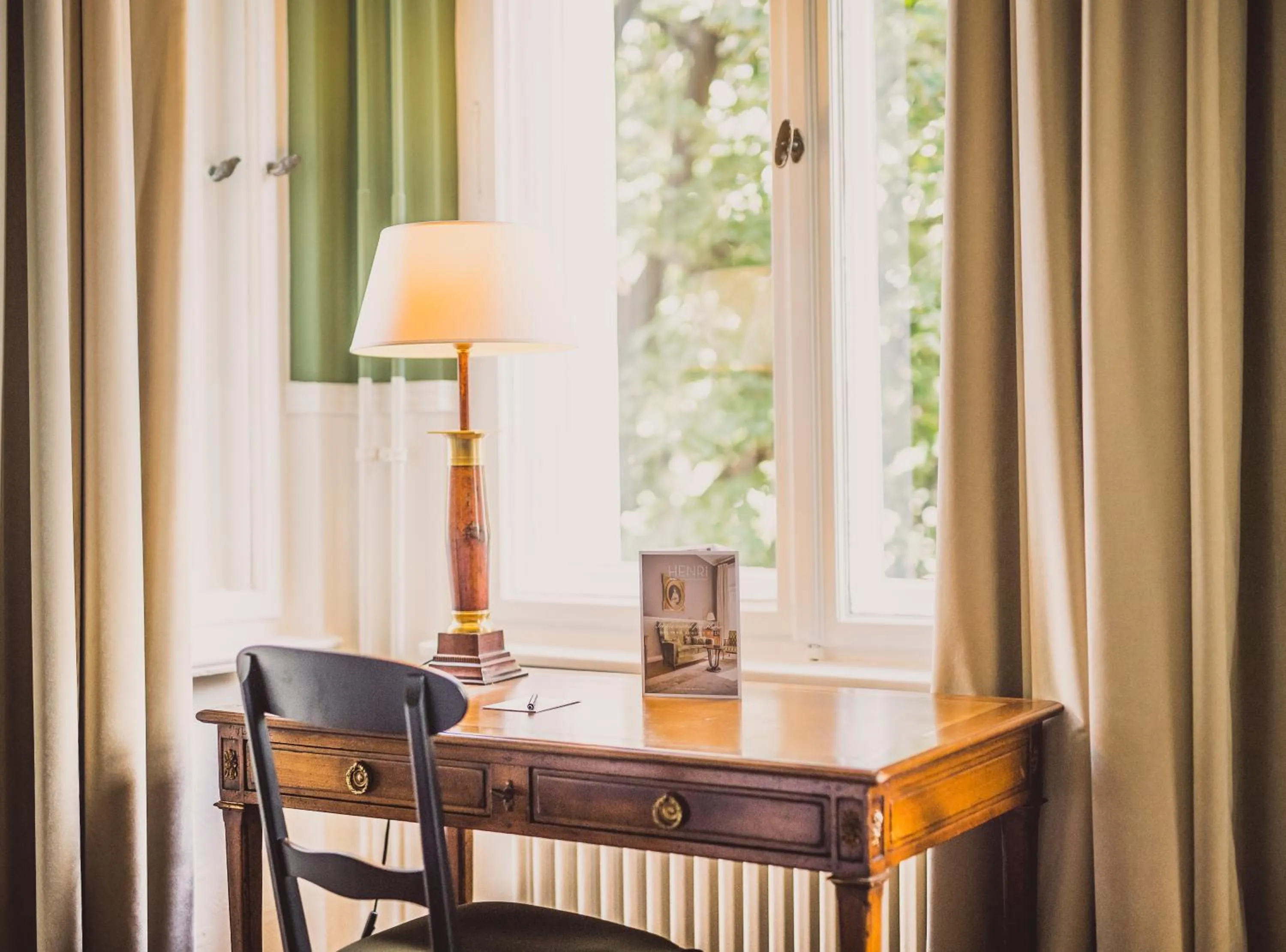 Seating area in HENRI Hotel Berlin Kurfürstendamm