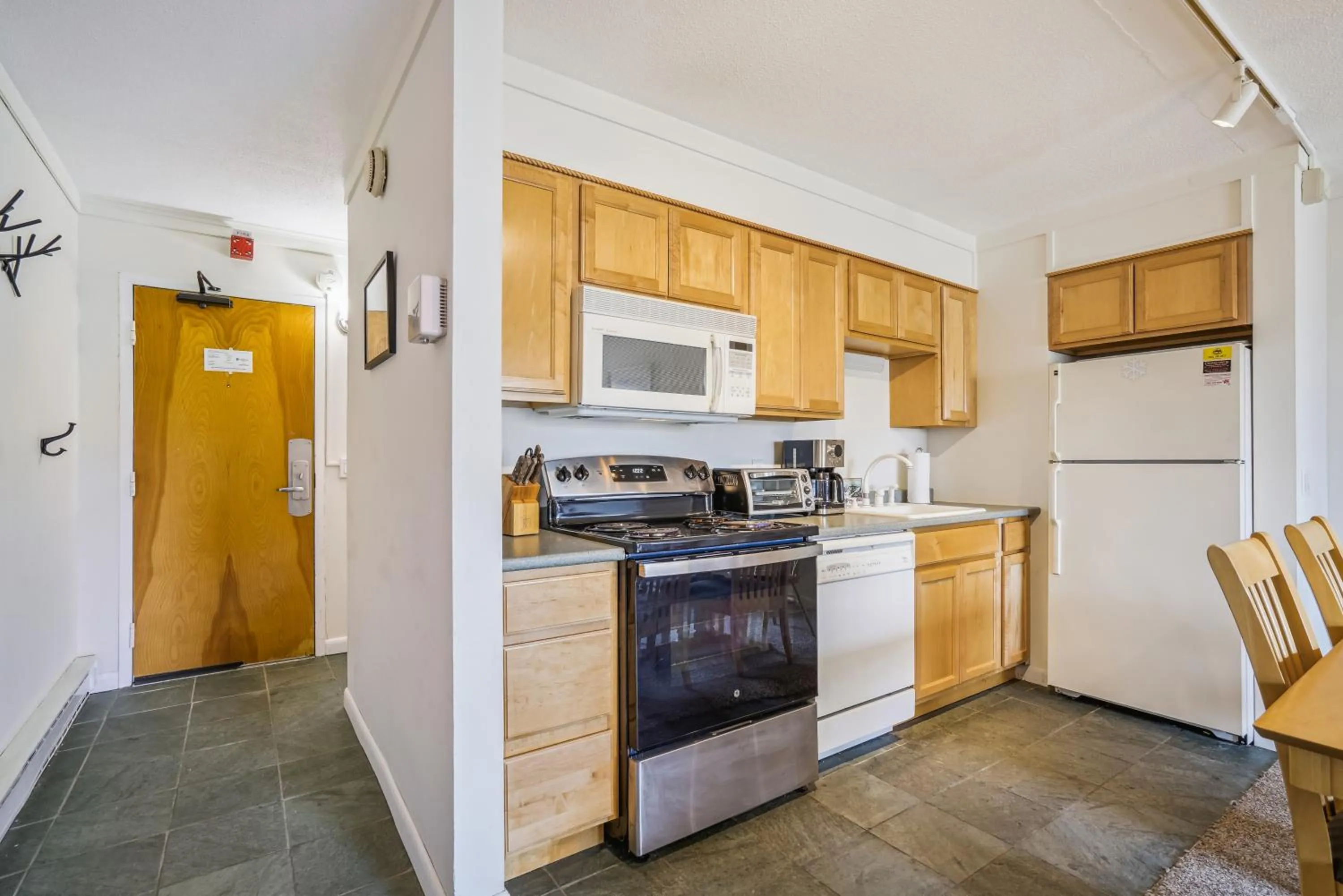 Kitchen or kitchenette in Three bedroom condo, Ski home Whiffletree E7