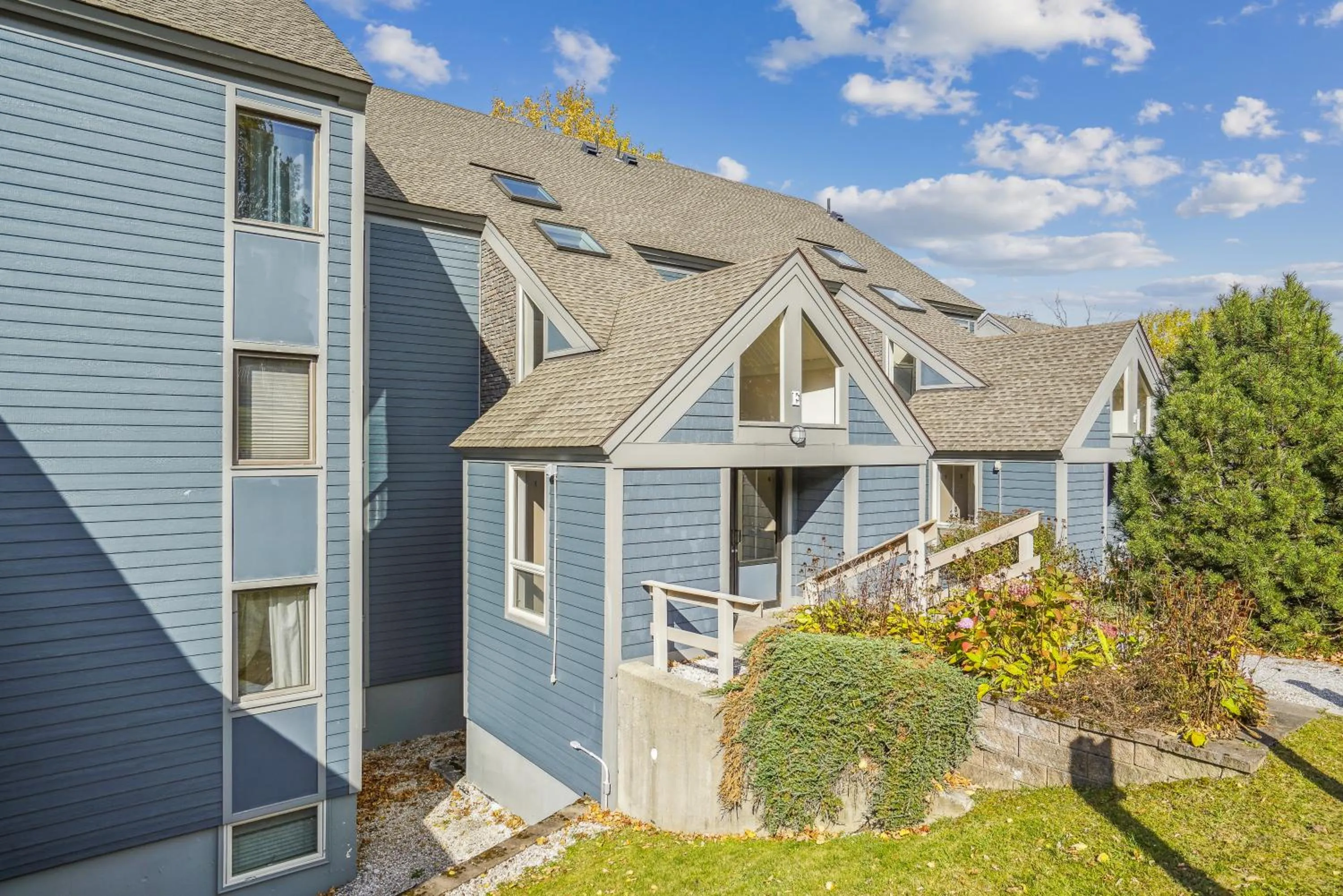 Property building in Three bedroom condo, Ski home Whiffletree E7