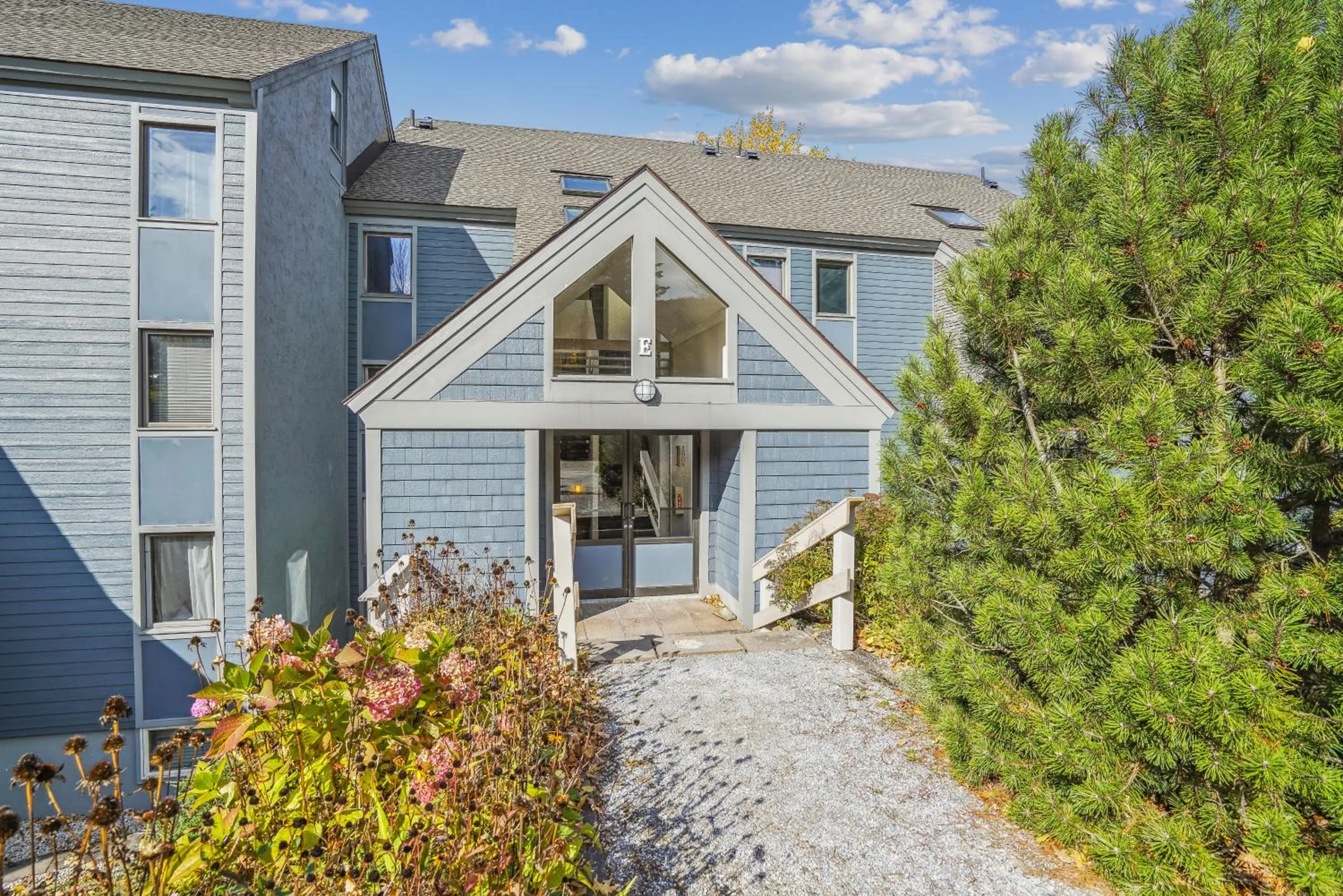 Property building in Three bedroom condo, Ski home Whiffletree E7