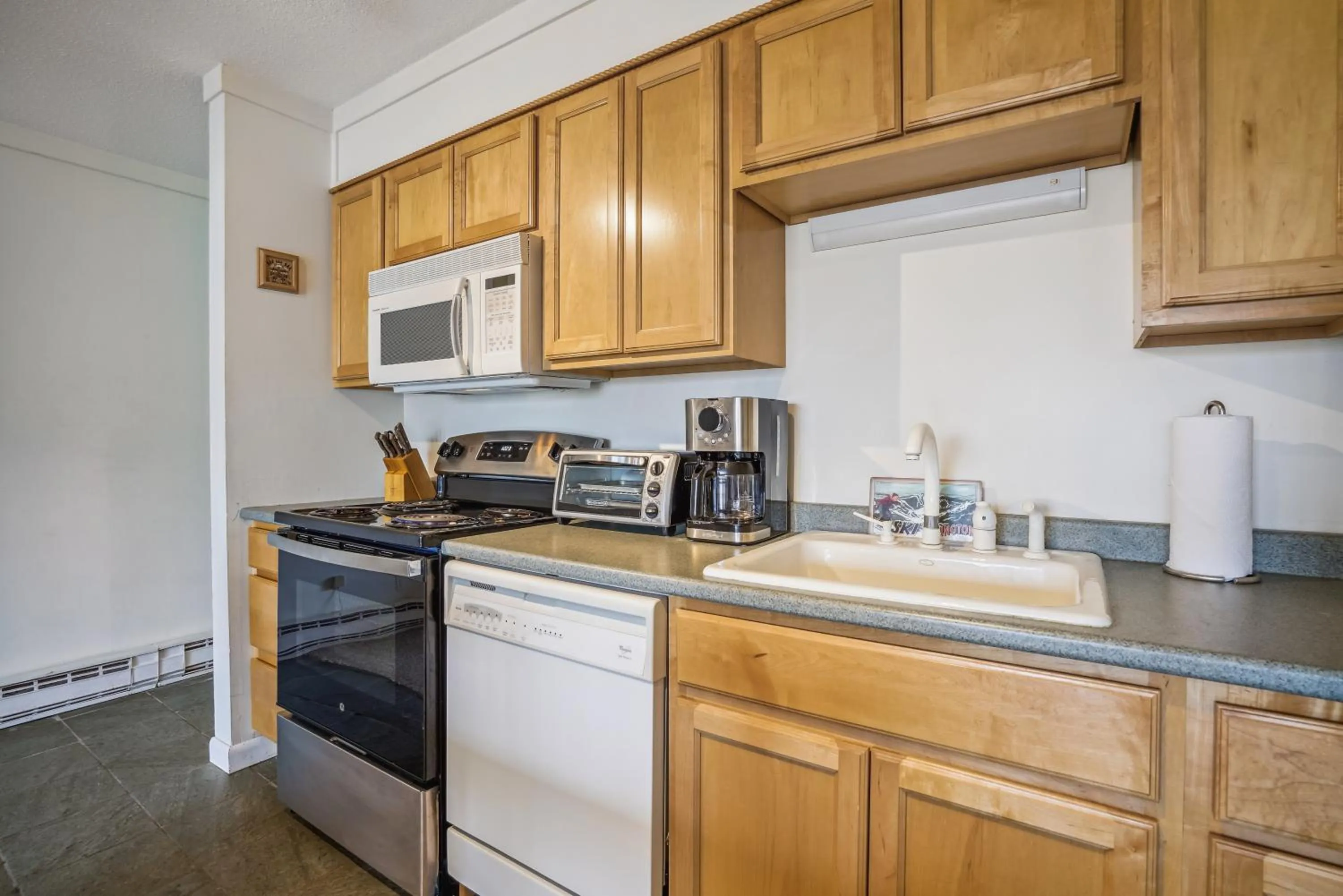 Kitchen or kitchenette in Three bedroom condo, Ski home Whiffletree E7