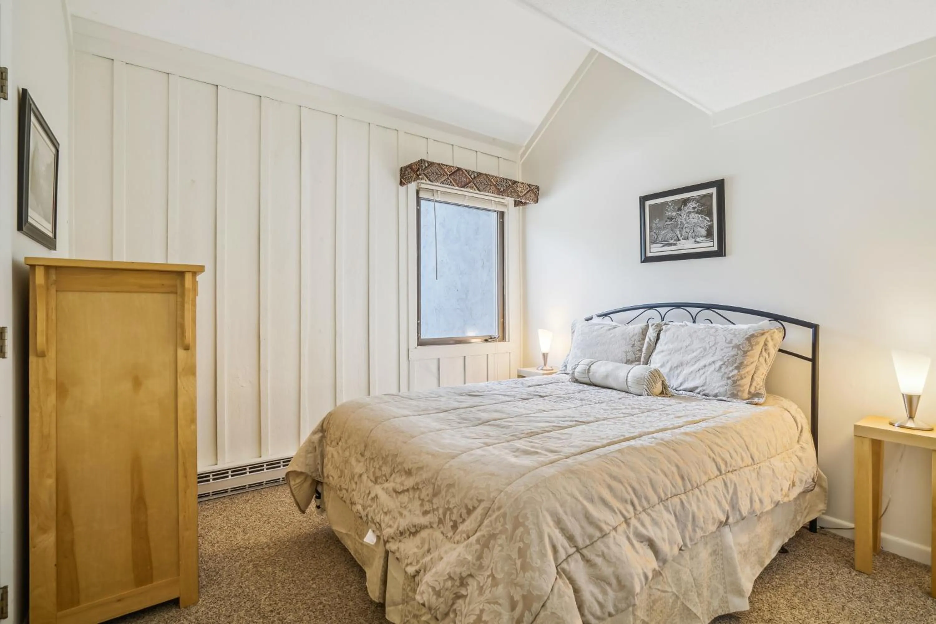 Bed in Three bedroom condo, Ski home Whiffletree E7