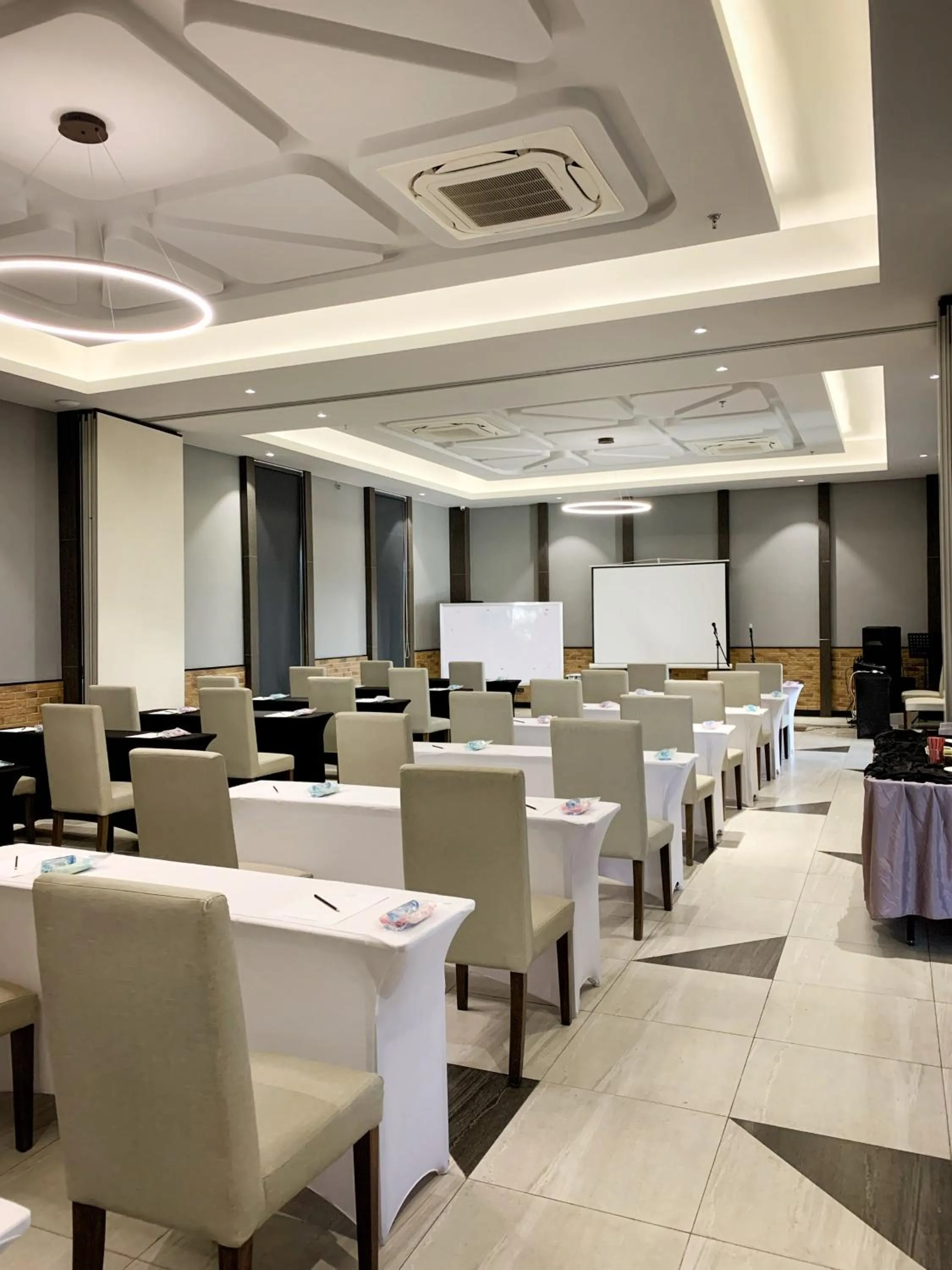 Banquet/Function facilities in Capitol Hill Hotel and Suites