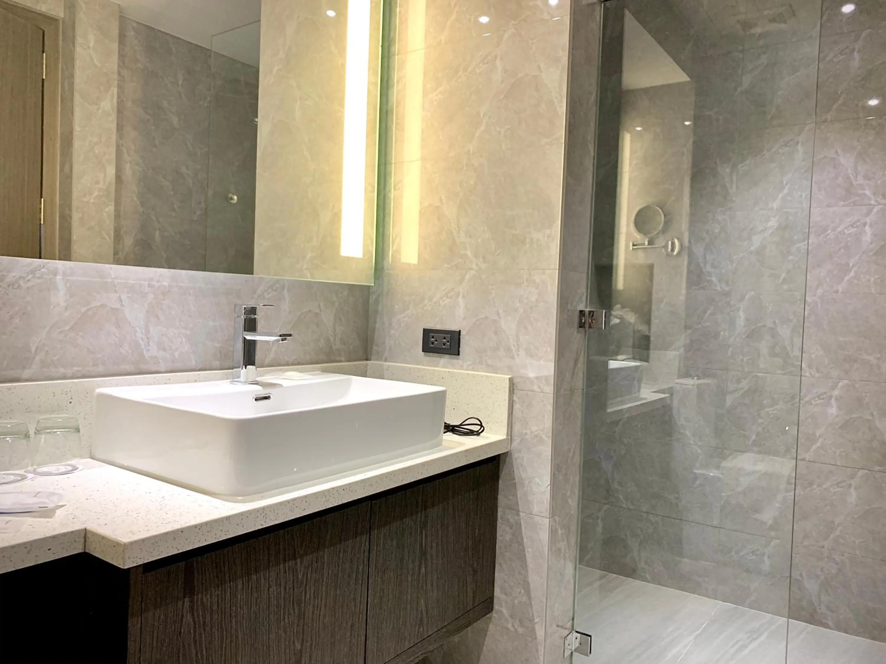 Bathroom in Capitol Hill Hotel and Suites