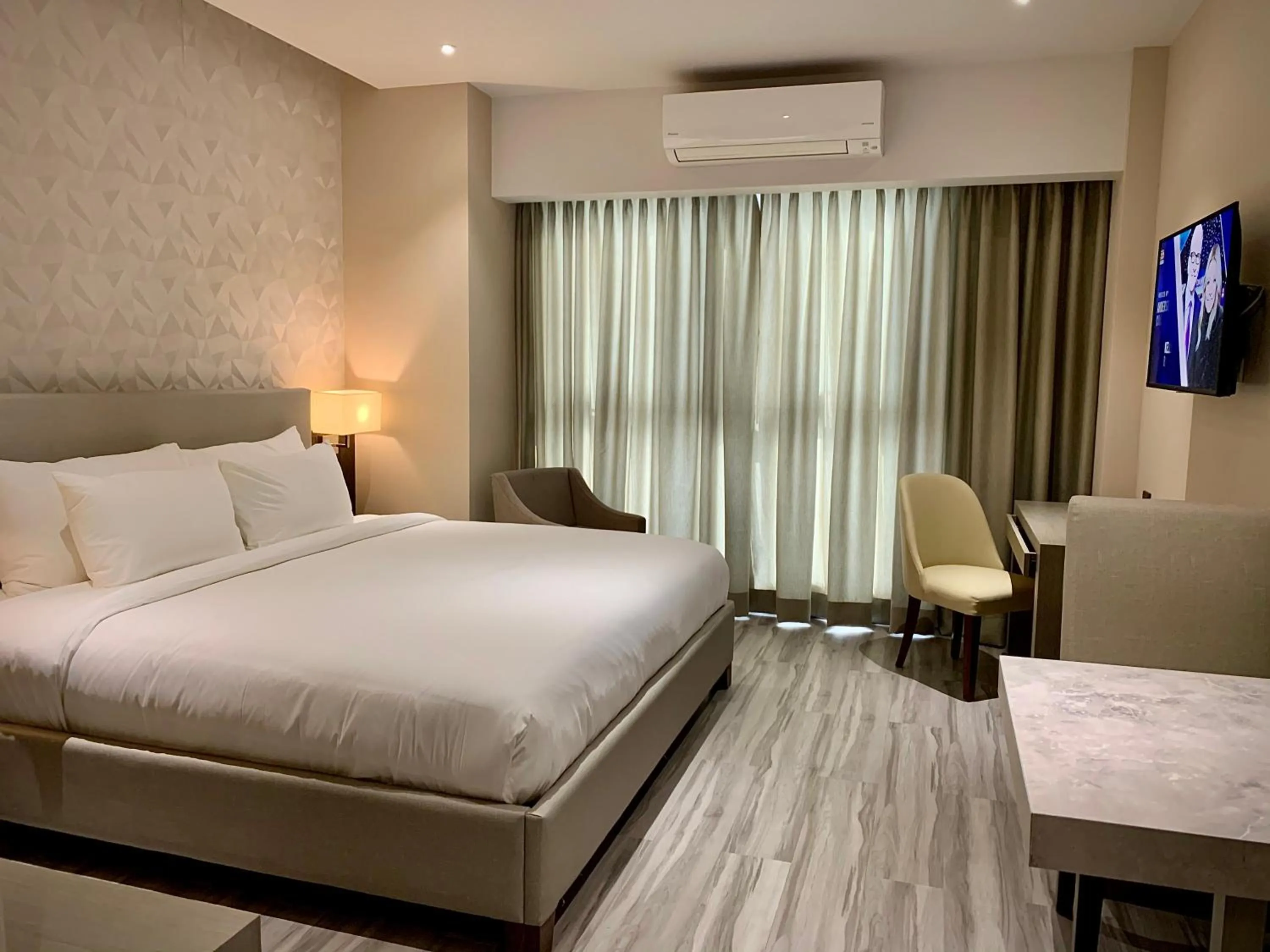 Bedroom, Bed in Capitol Hill Hotel and Suites