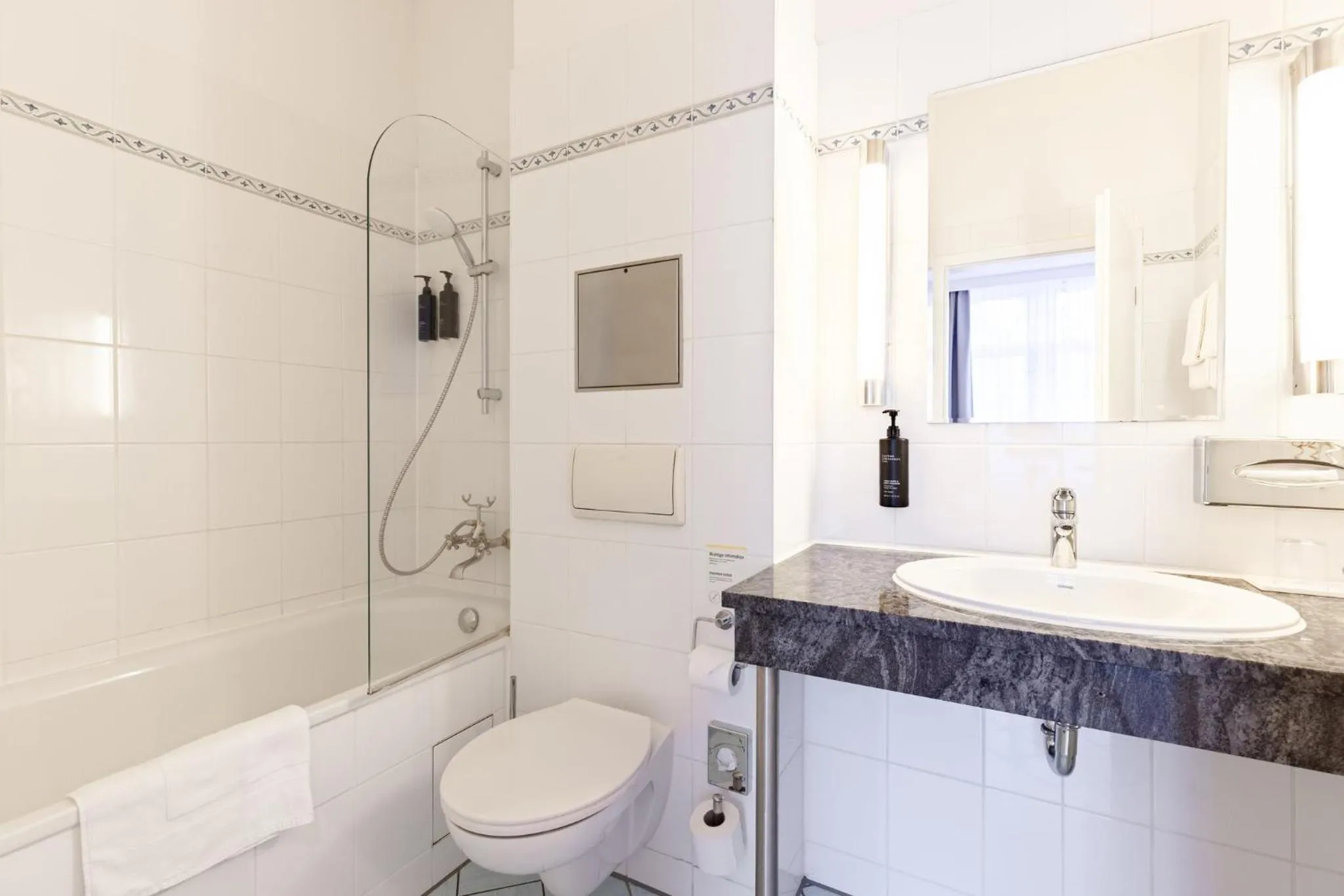 Bathroom in Garner Hotel Berlin - Messe by IHG