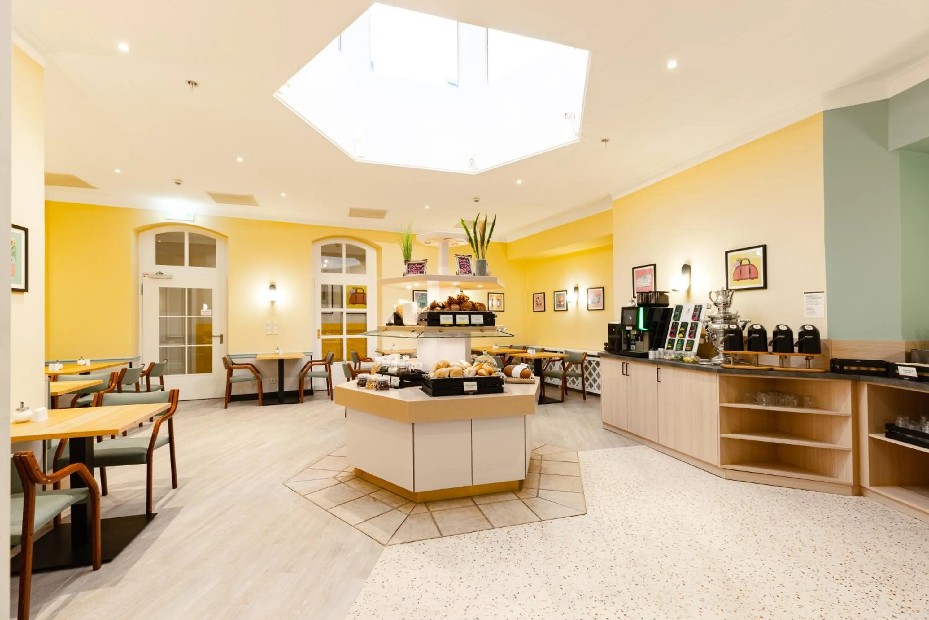 Breakfast in Garner Hotel Berlin - Messe by IHG