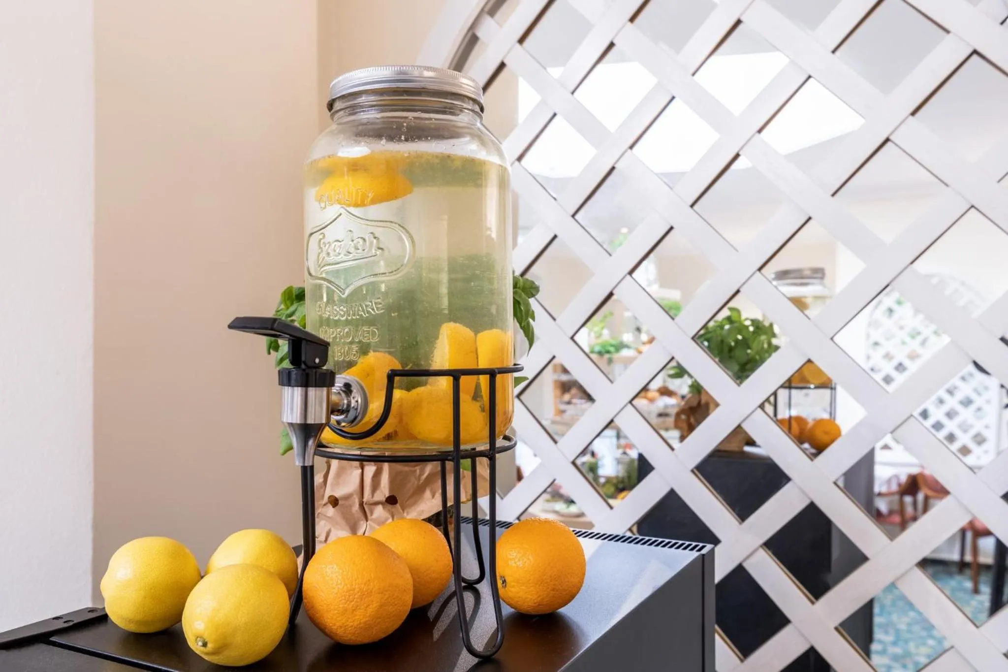 Restaurant/places to eat in Garner Hotel Berlin - Messe by IHG