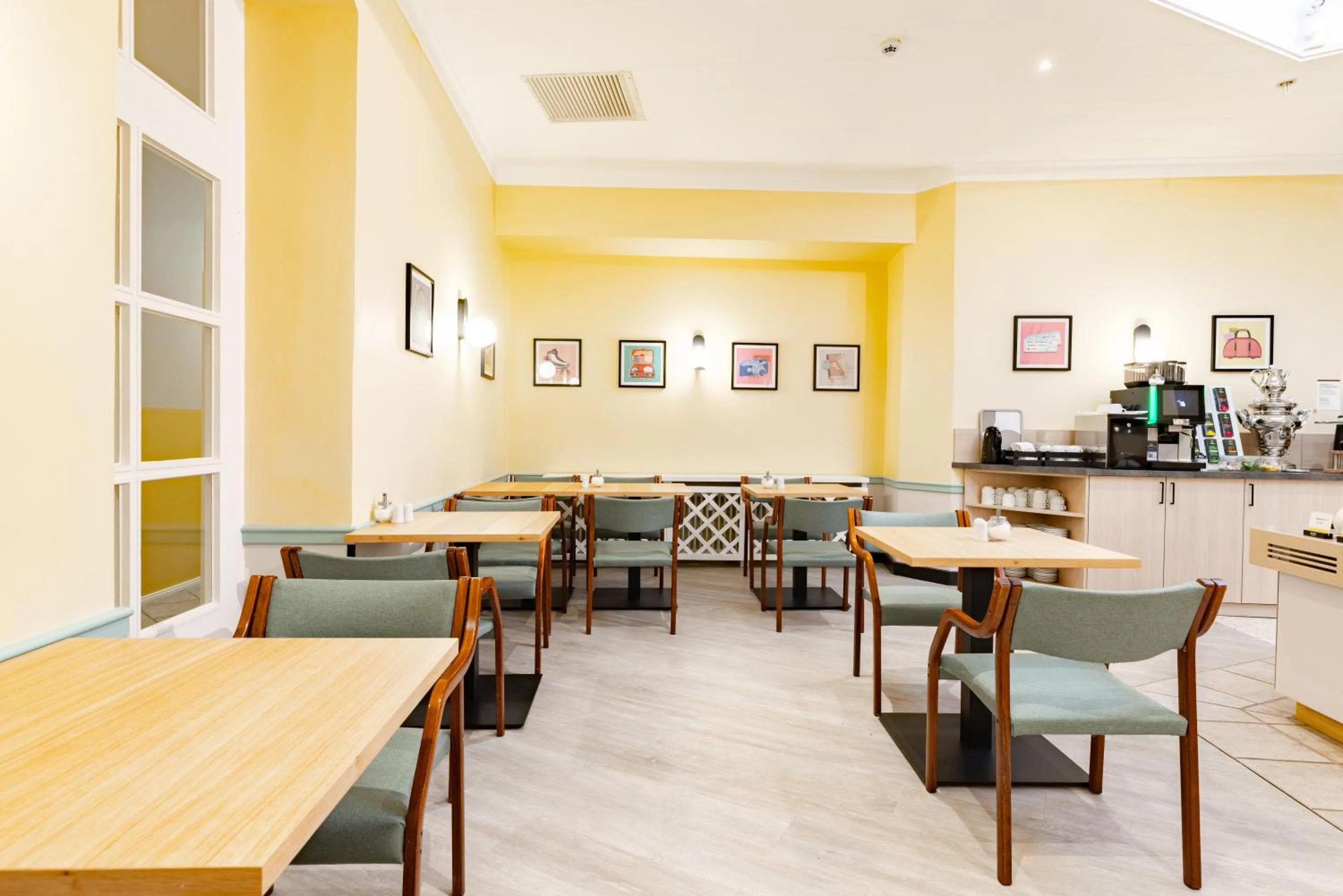 Breakfast in Garner Hotel Berlin - Messe by IHG