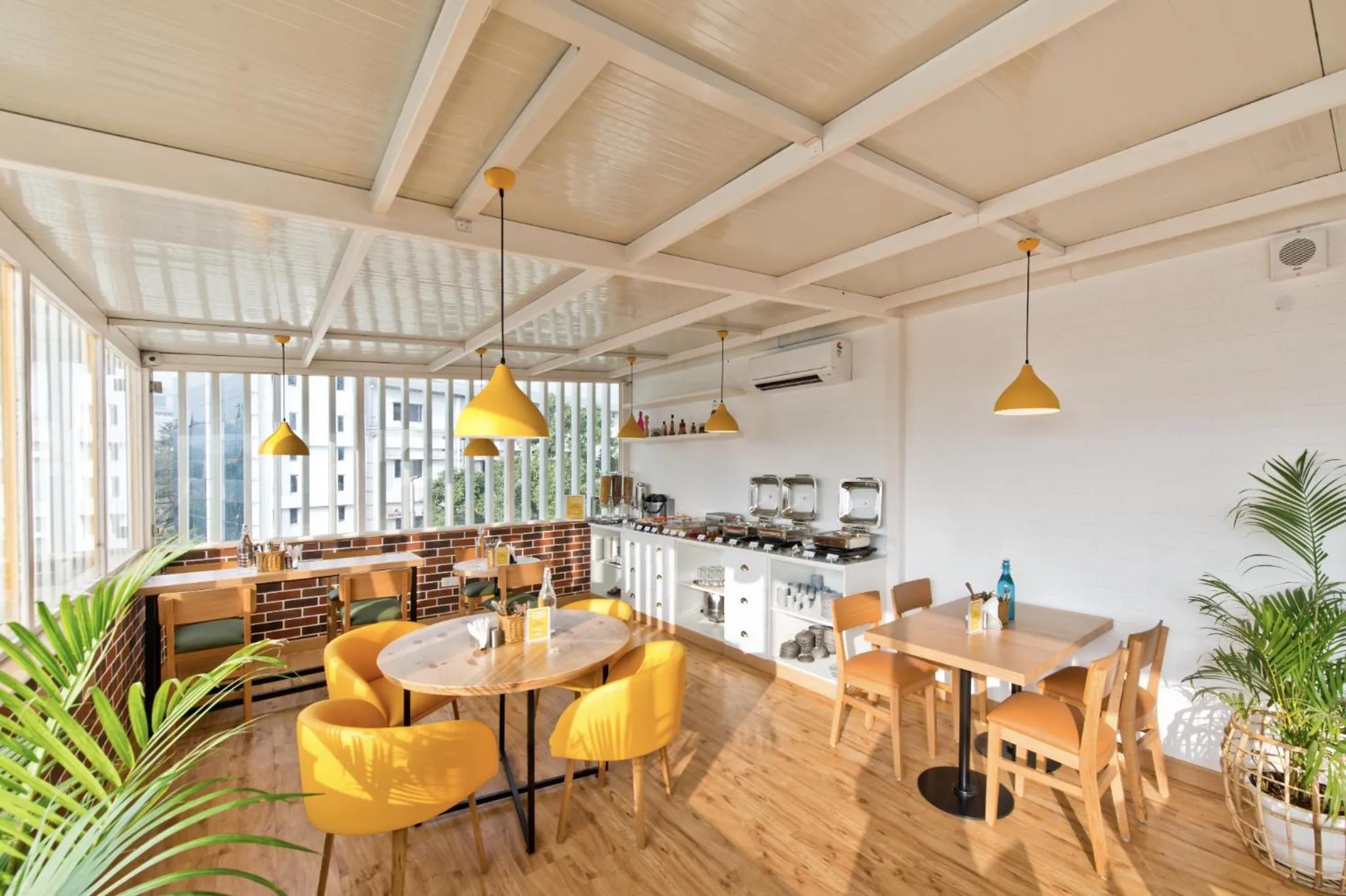 Restaurant/places to eat in bloomrooms @ City Centre