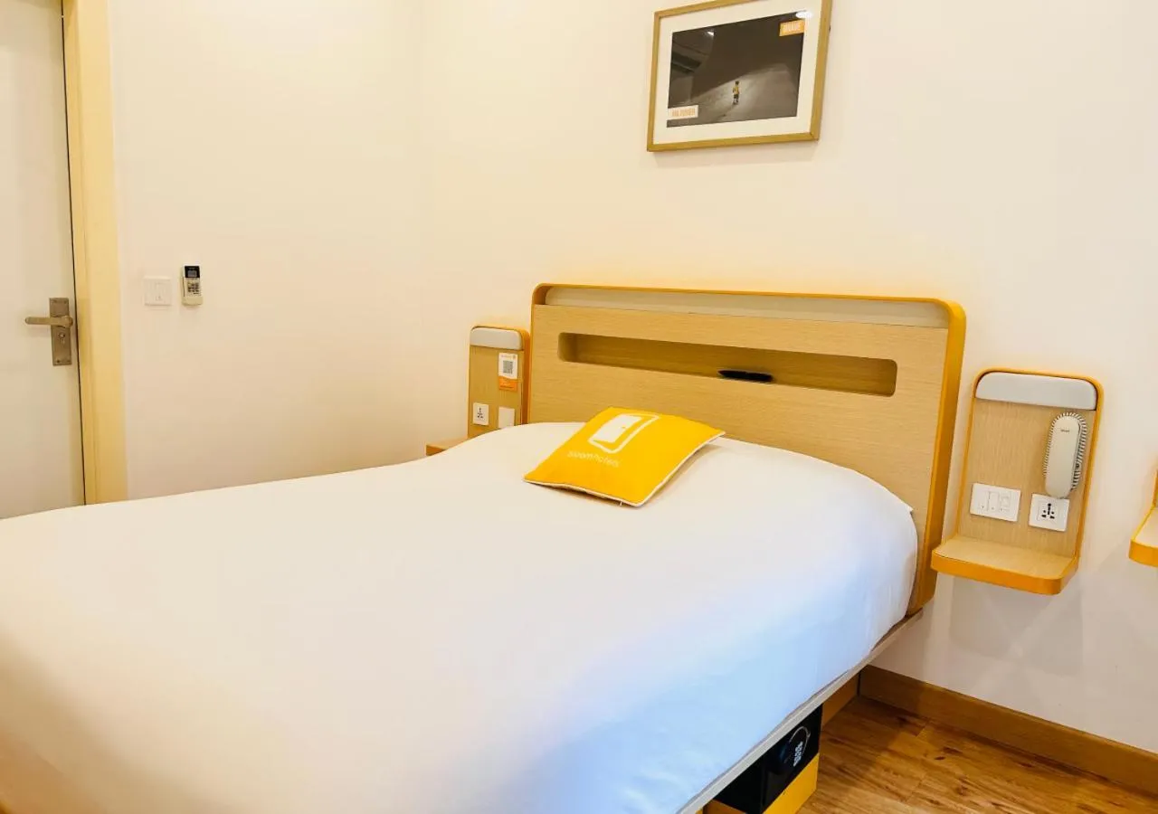 Bed in bloomrooms @ City Centre