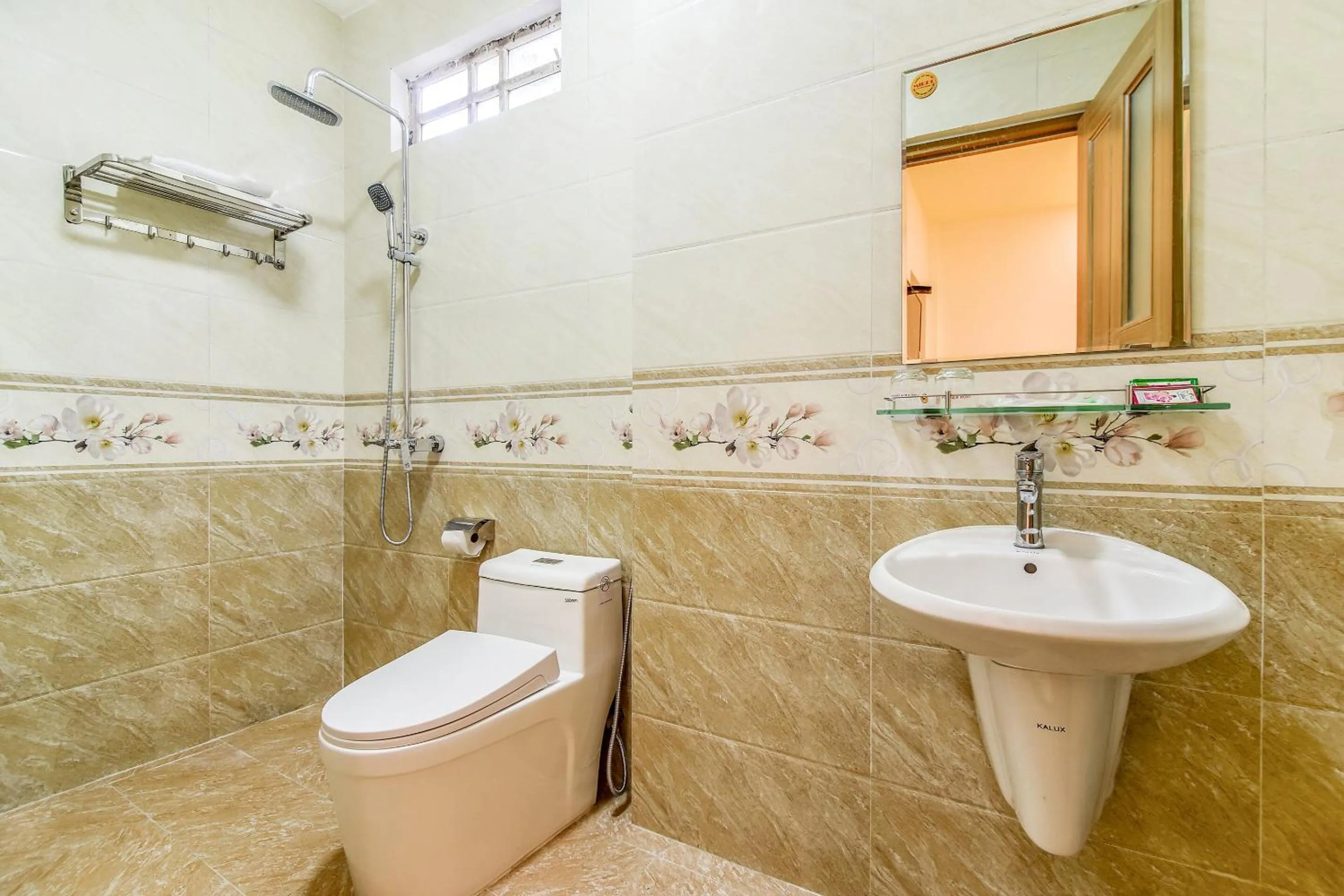 Bathroom in OYO 805 Pegasus Homestay