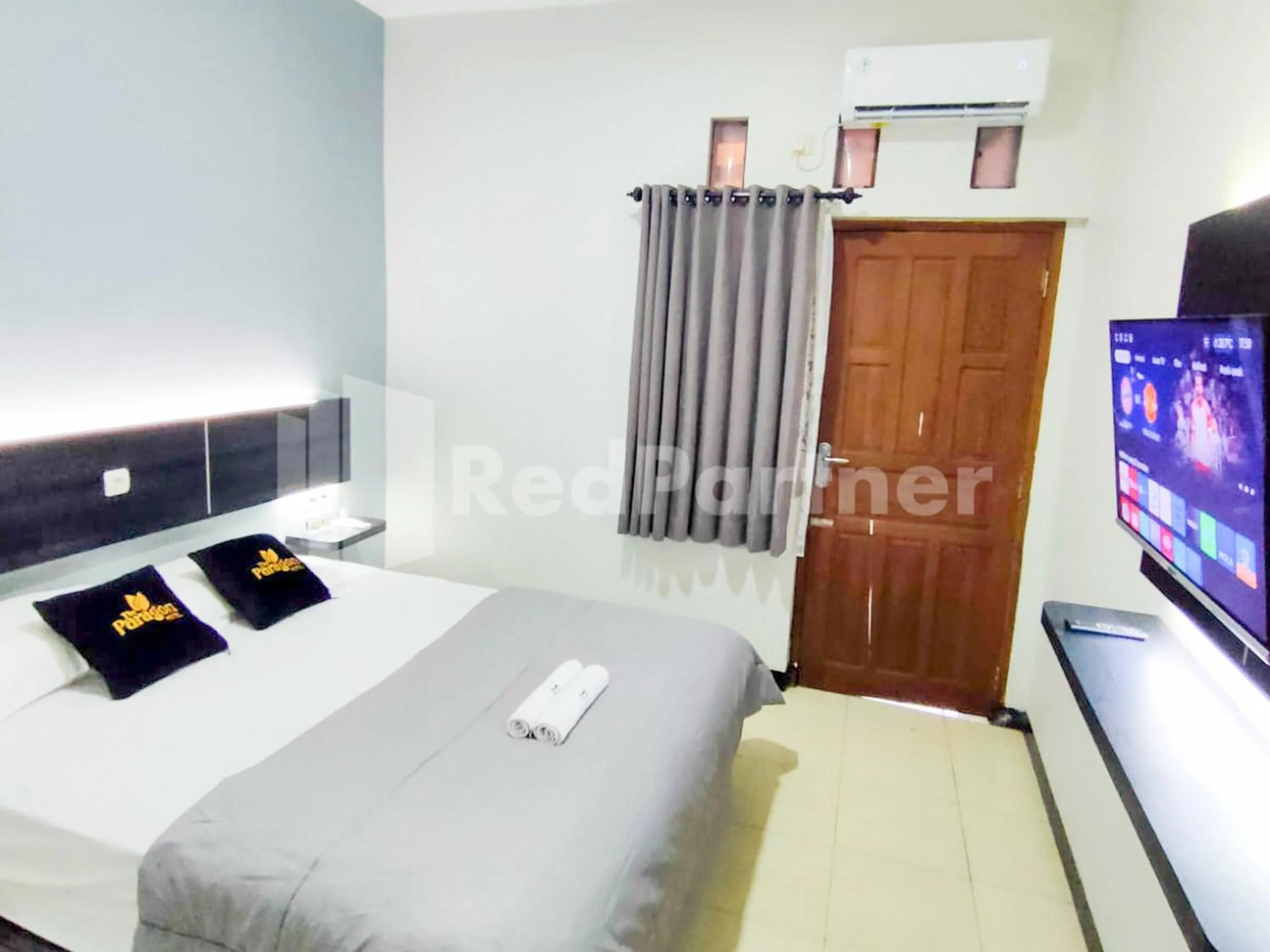 Bed in The Paragon Hotel Cilacap Redpartner