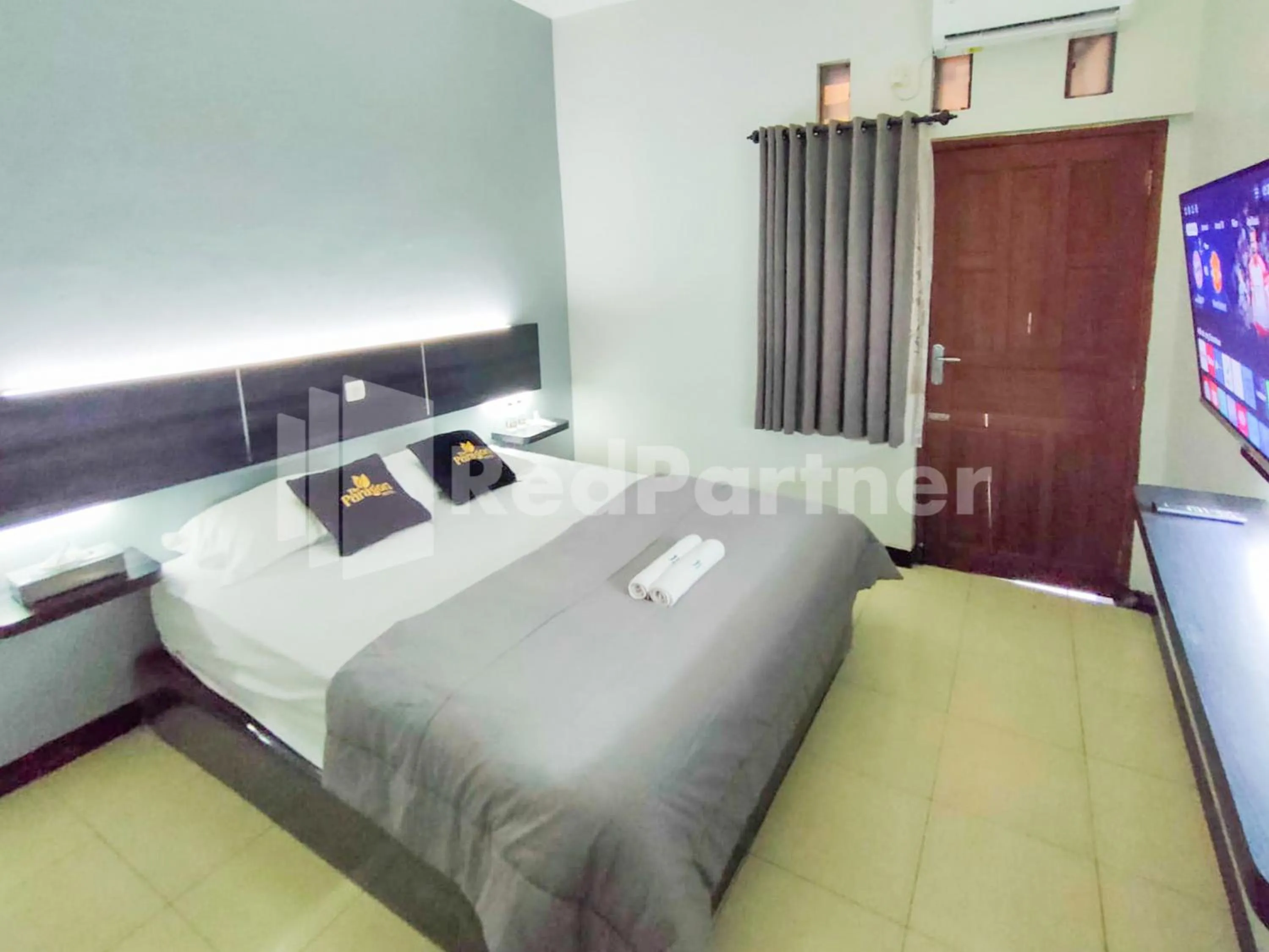 Bed in The Paragon Hotel Cilacap Redpartner