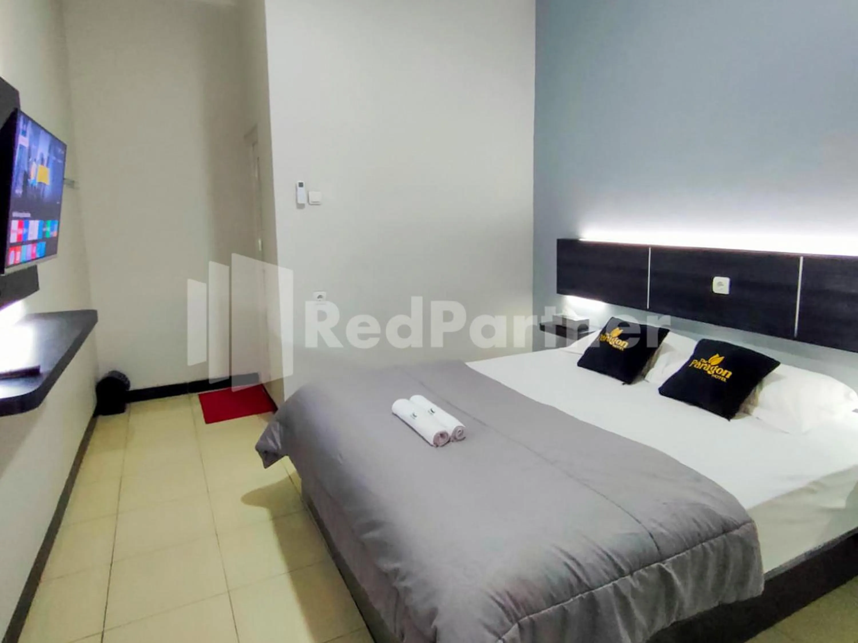 Bed in The Paragon Hotel Cilacap Redpartner