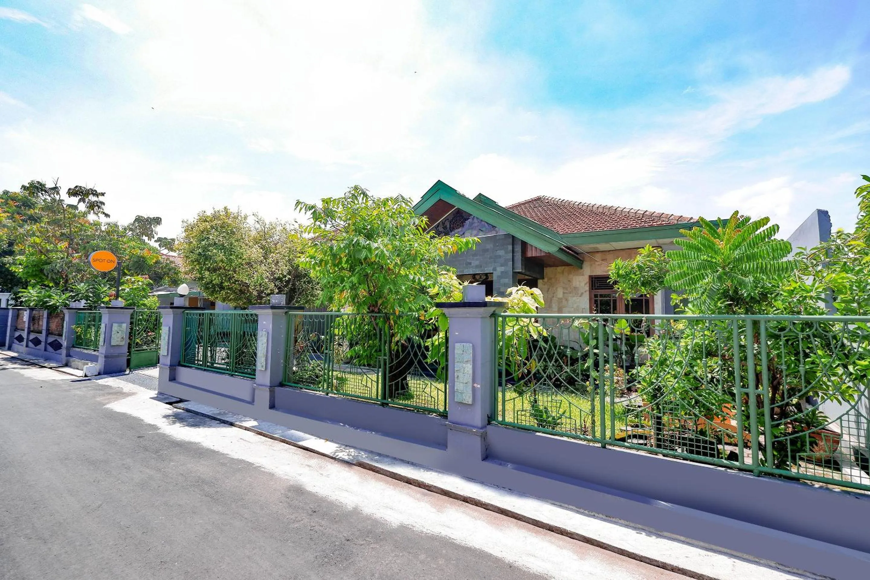 Facade/entrance in Hotel O Griya Kawula Syariah