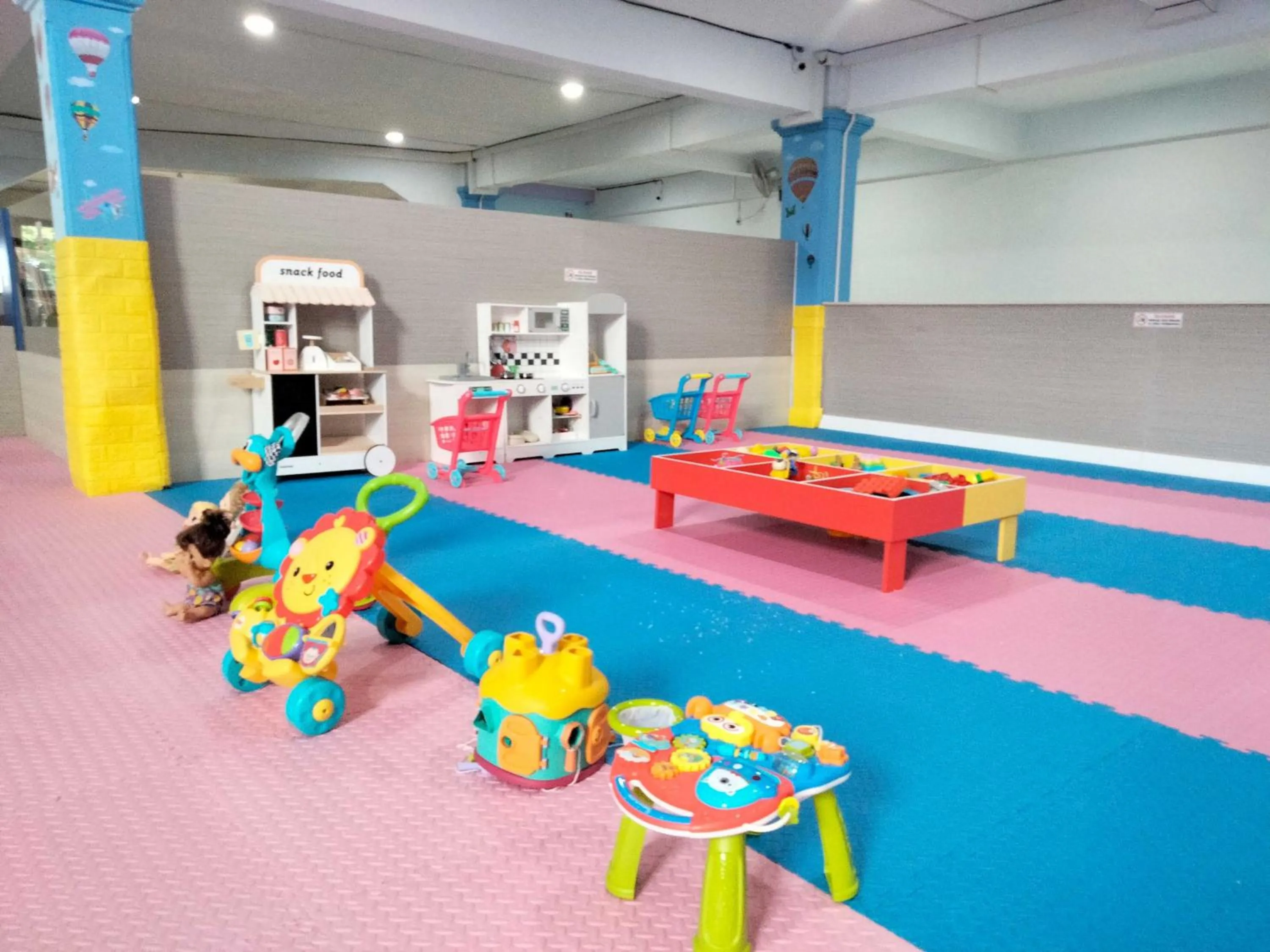 Children play ground in Sartika Hotel Mitra RedDoorz Pati