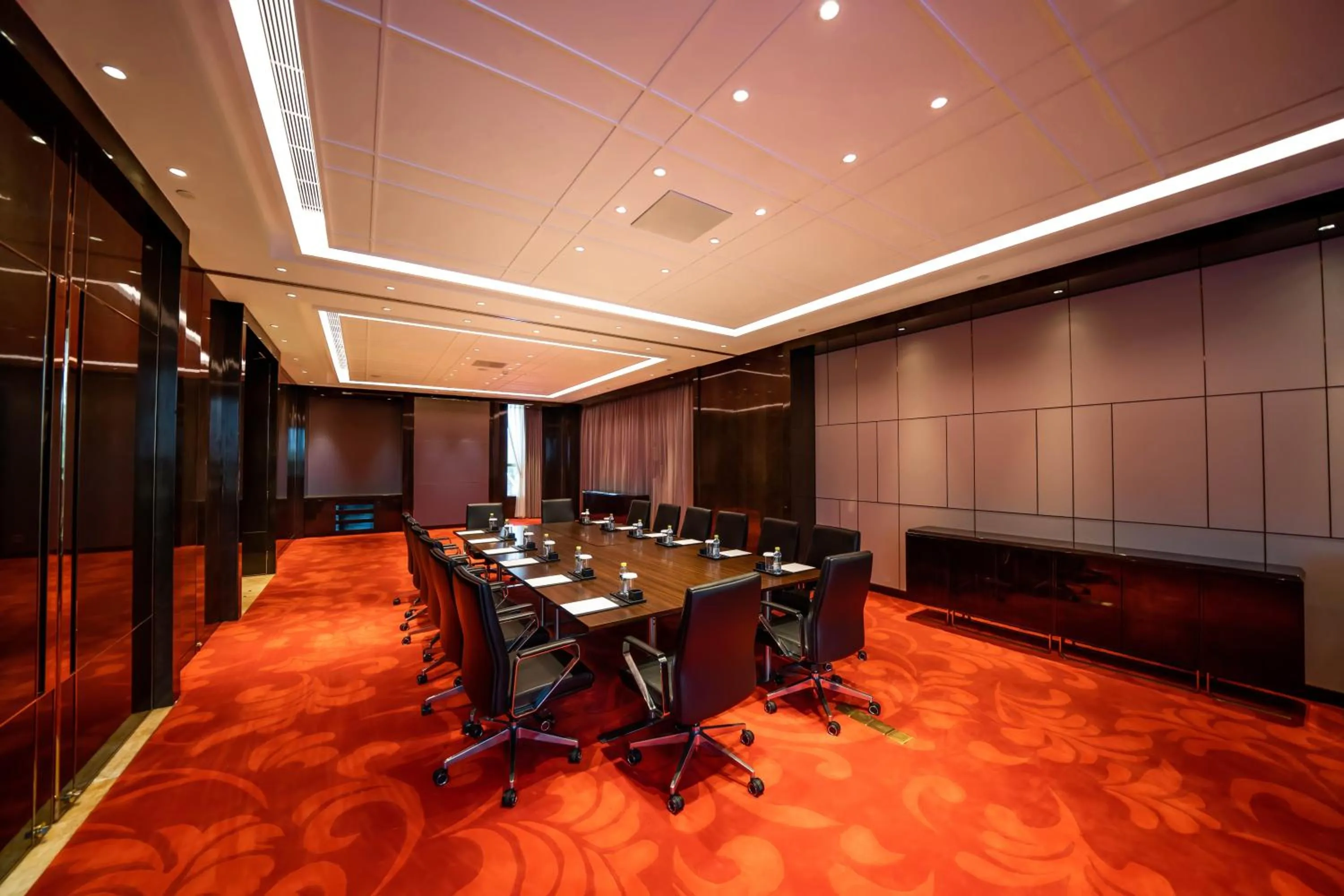 Meeting/conference room in Vignette Collection Haikou Yatter Hotel by IHG
