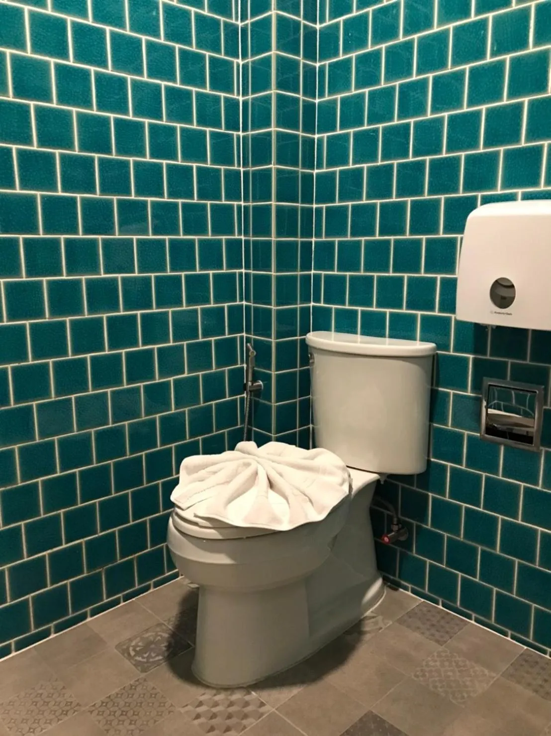 Toilet in Yanud Residence