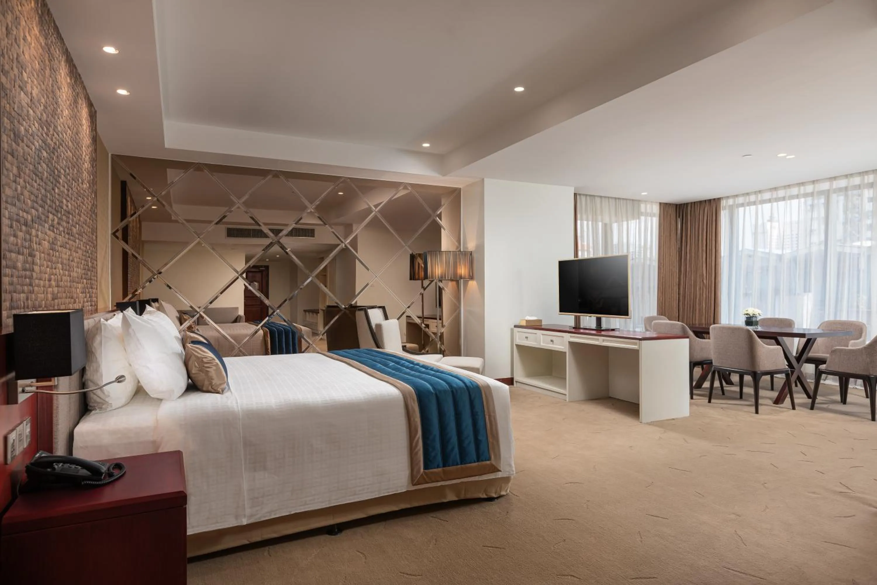 Bed in Yangon Thanlwin Hotel