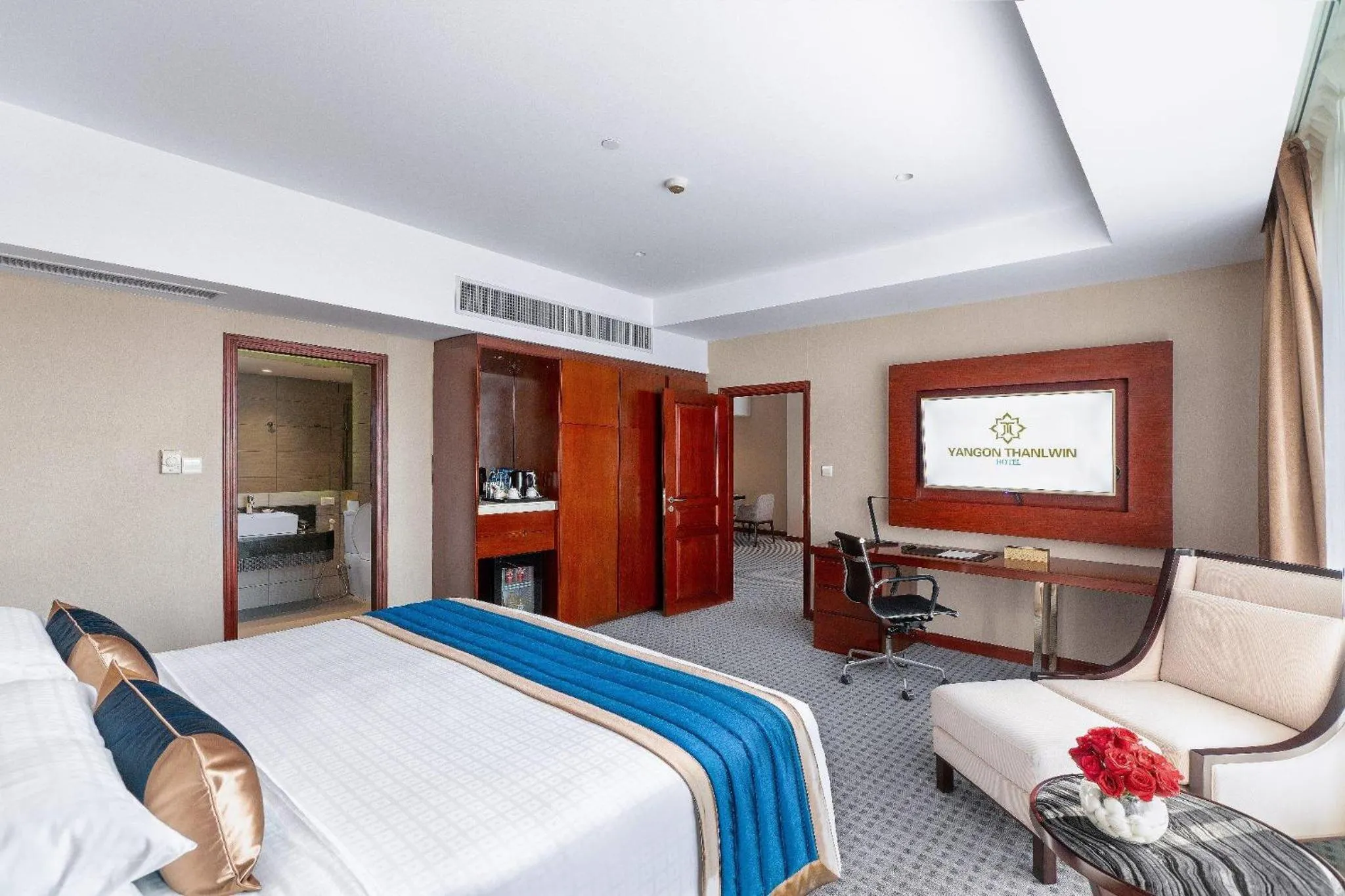 Bedroom, Bed in Yangon Thanlwin Hotel