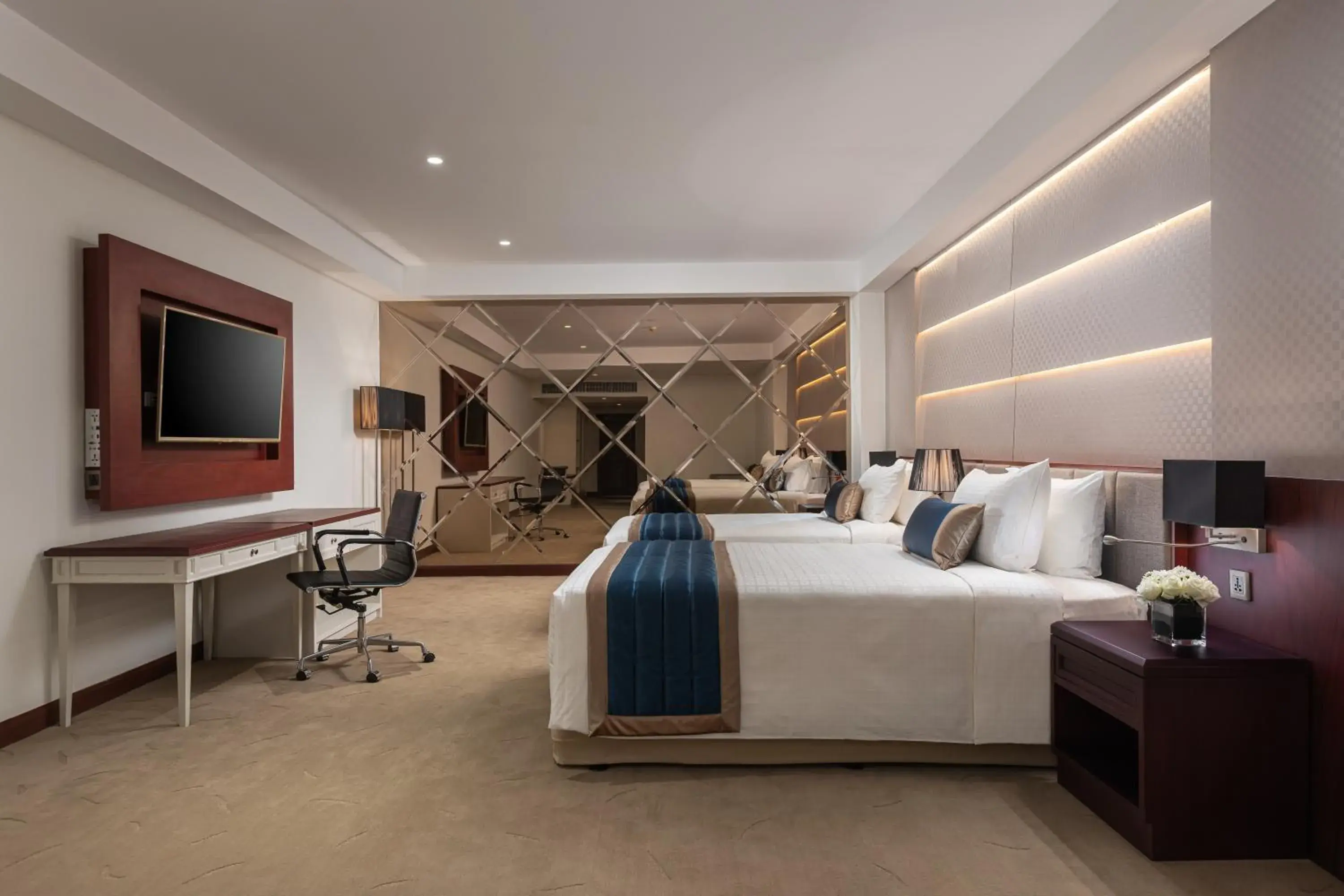 Deluxe Double or Twin Room - single occupancy in Yangon Thanlwin Hotel Deluxe Double or Twin Room - single occupancy in Yangon Thanlwin Hotel