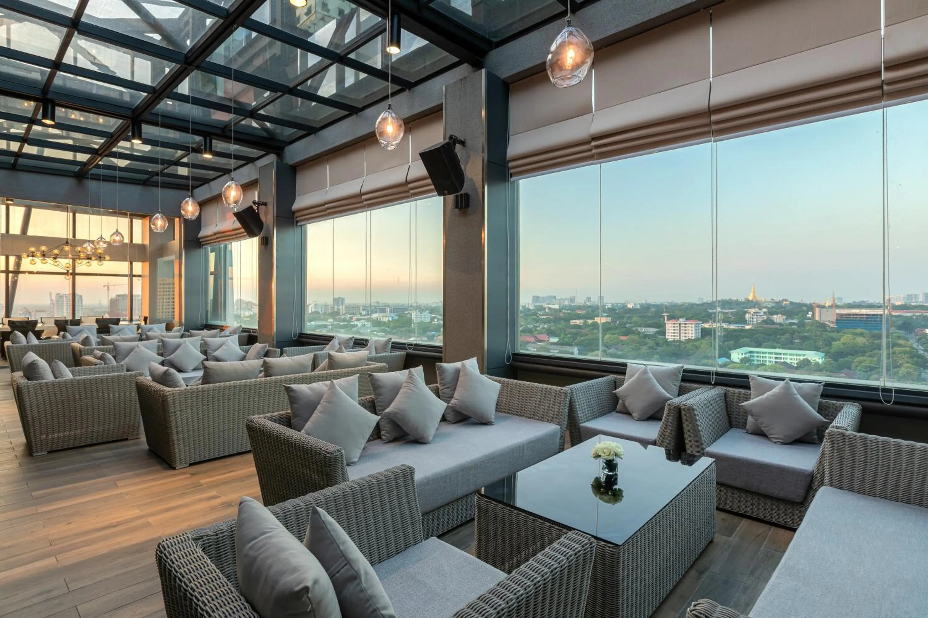 Restaurant/places to eat in Yangon Thanlwin Hotel