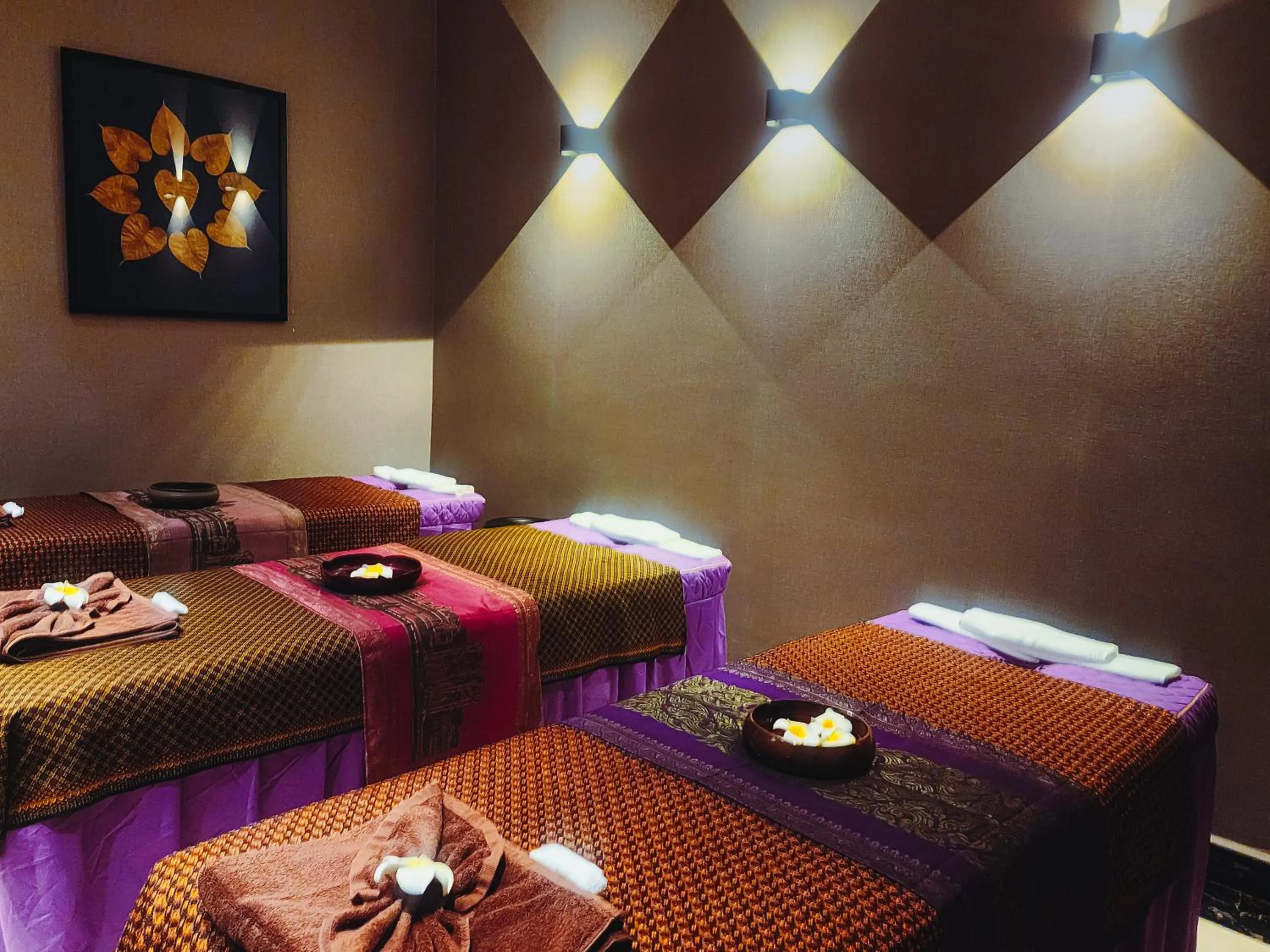 Spa and wellness centre/facilities, Bed in Poulo Wai Hotel, Trademark Collection by Wyndham