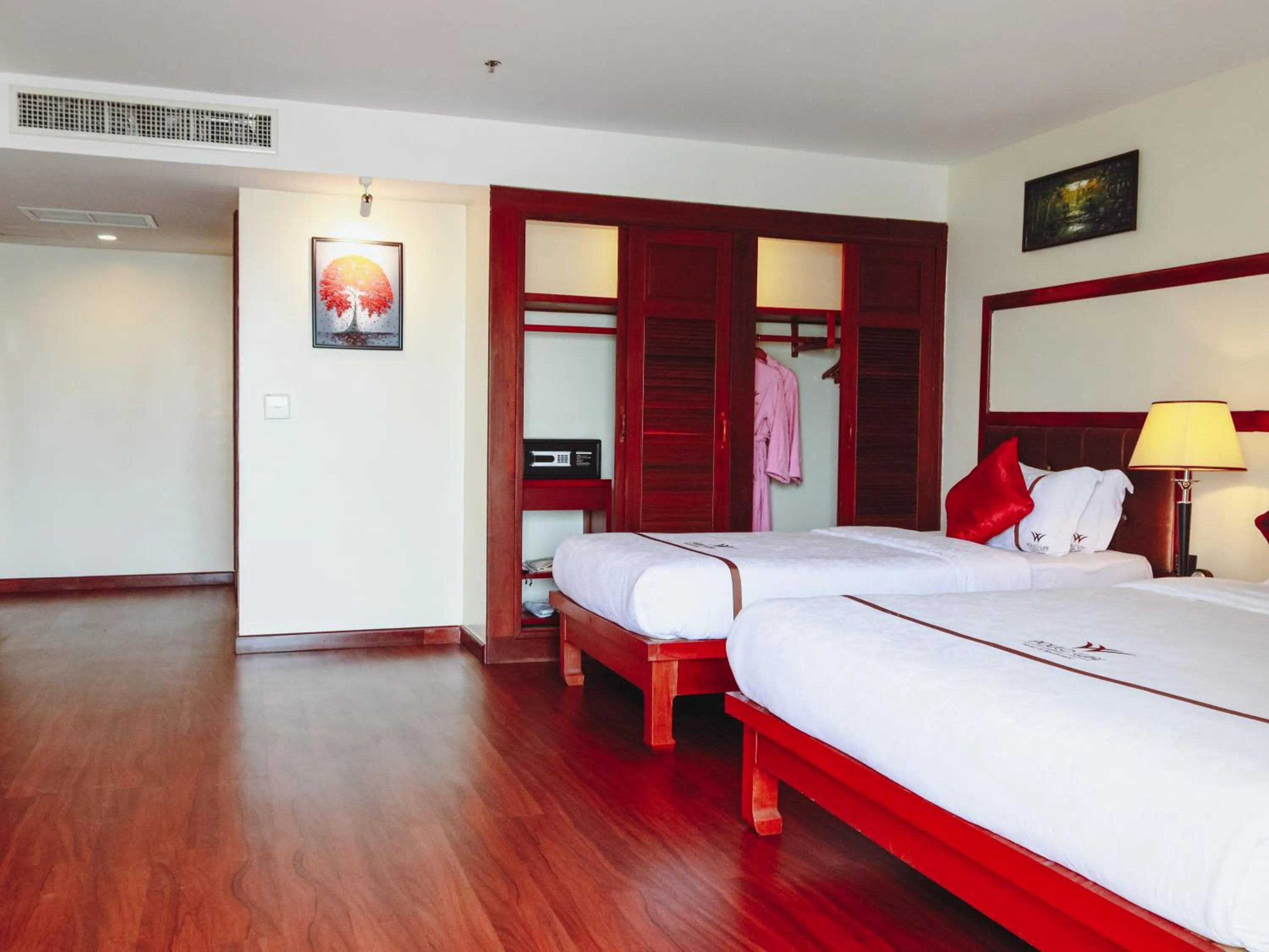 Bedroom, Bed in Poulo Wai Hotel, Trademark Collection by Wyndham