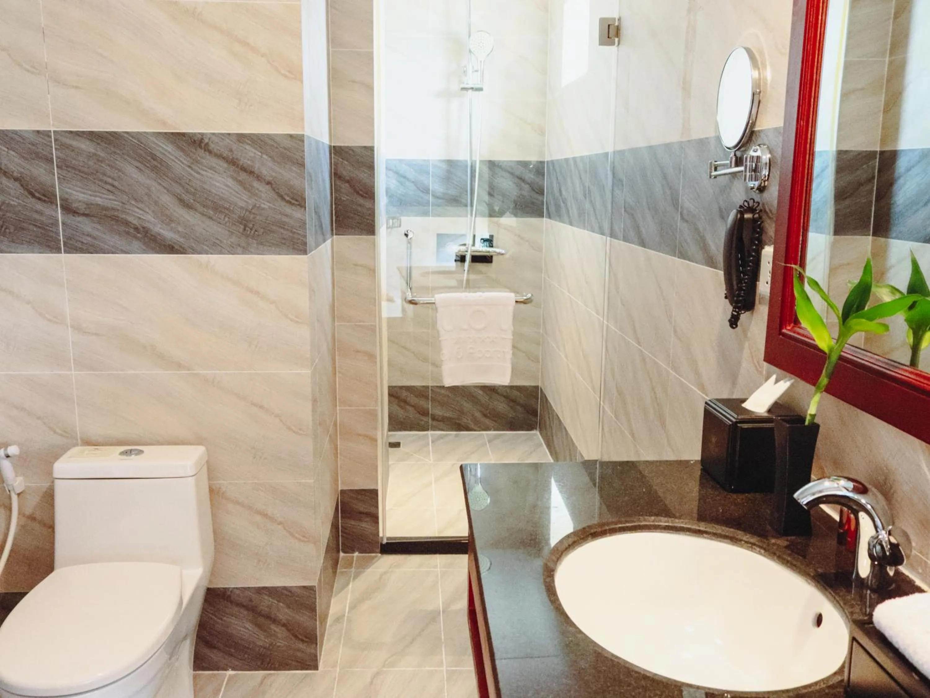 Shower in Poulo Wai Hotel, Trademark Collection by Wyndham